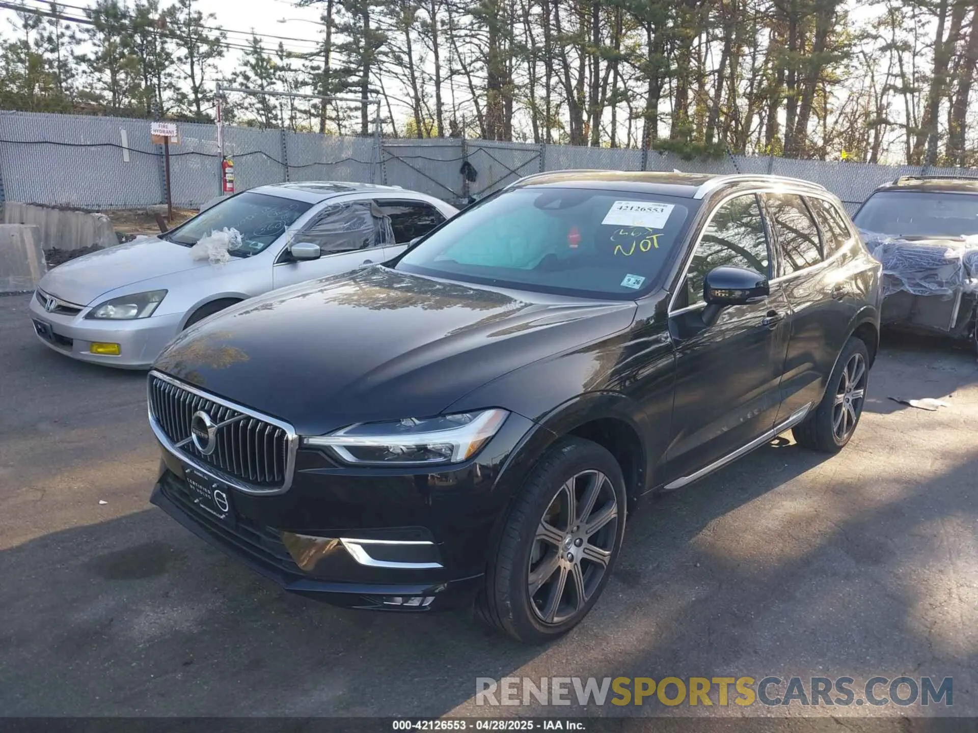 2 Фотография поврежденного автомобиля YV4102RL6M1682439 VOLVO XC60 2021