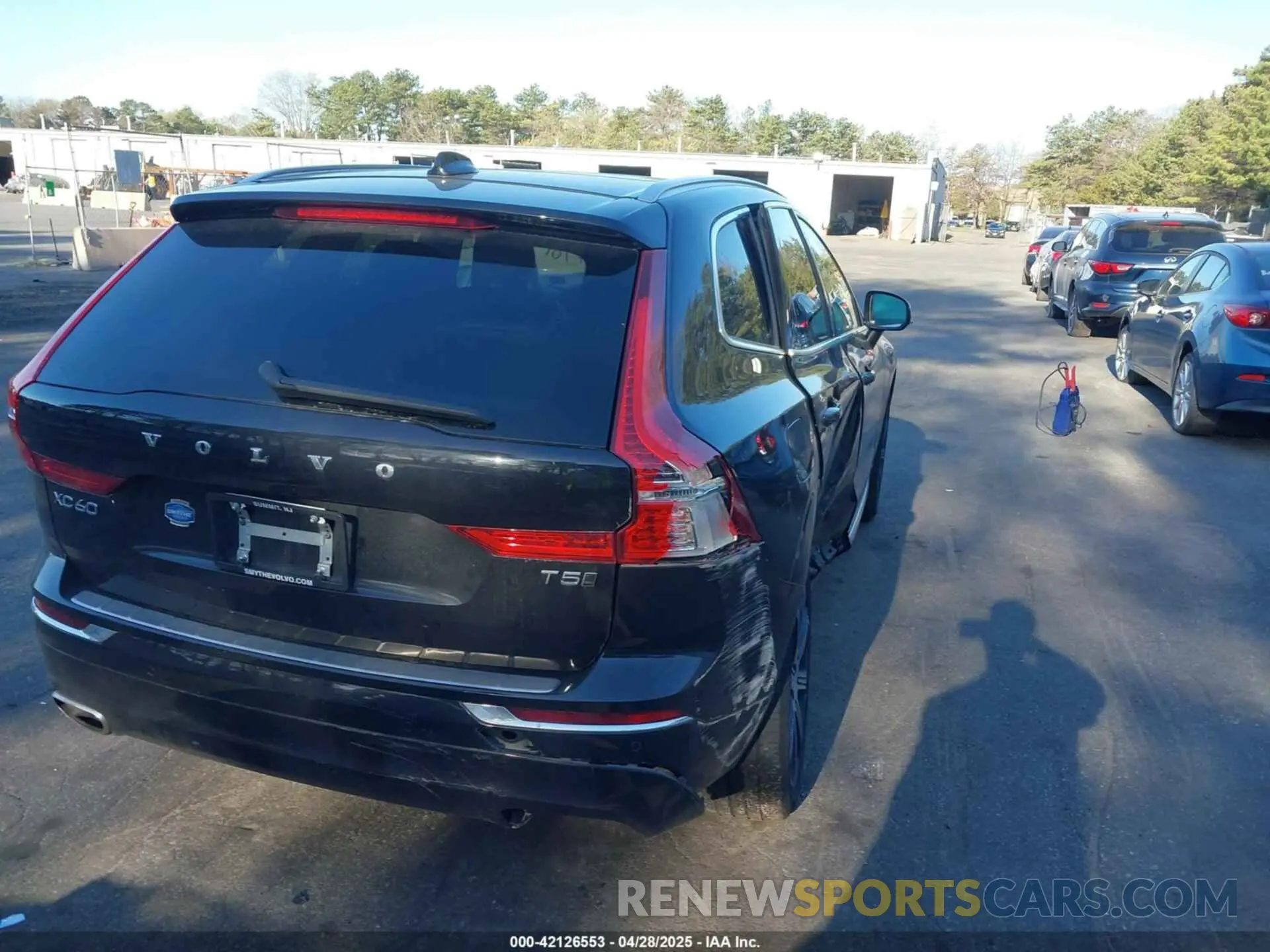 4 Фотография поврежденного автомобиля YV4102RL6M1682439 VOLVO XC60 2021