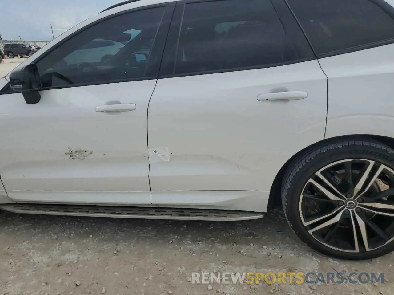 13 Photograph of a damaged car YV4102RM1M1881102 VOLVO XC60 2021