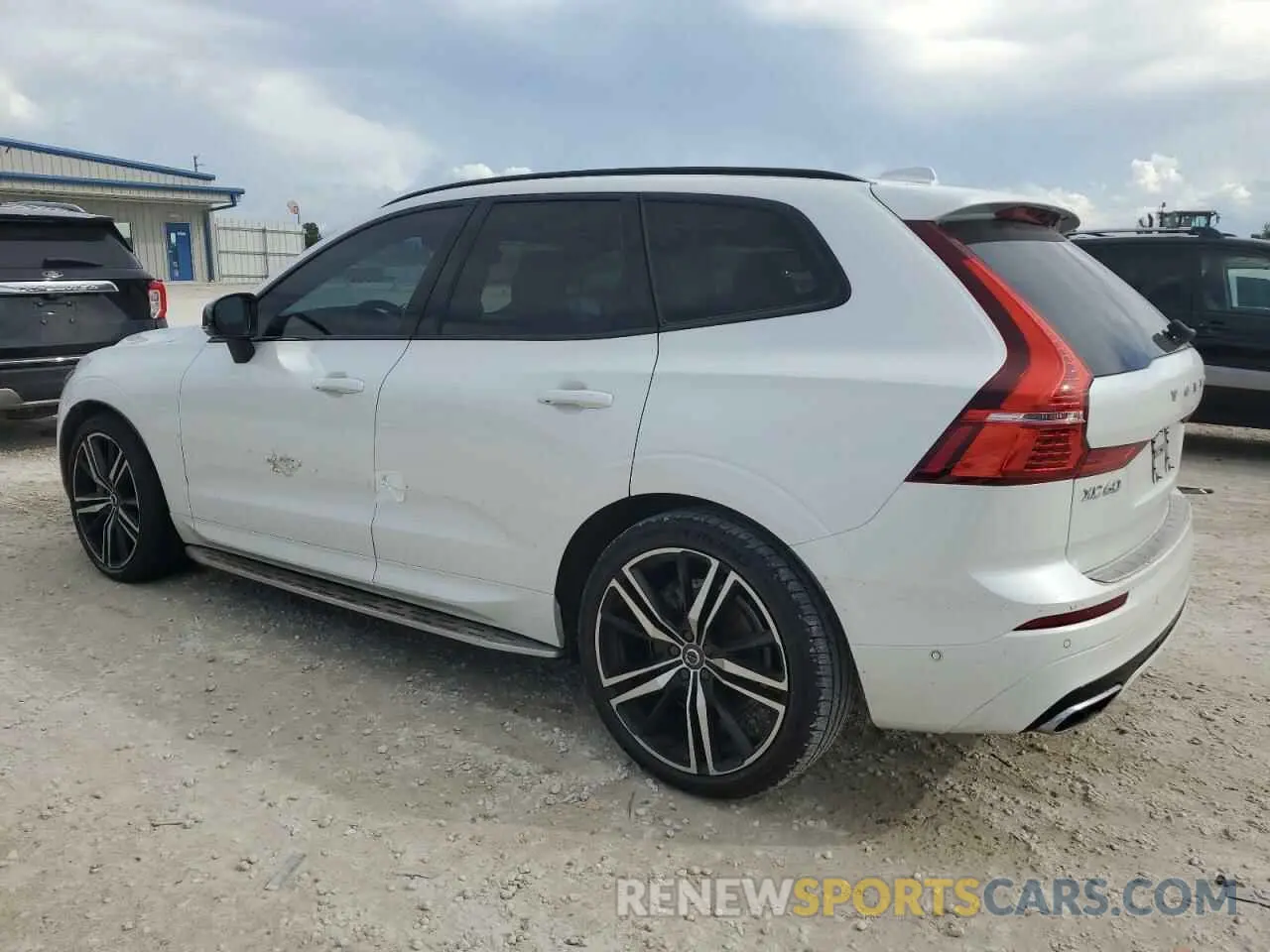 2 Photograph of a damaged car YV4102RM1M1881102 VOLVO XC60 2021