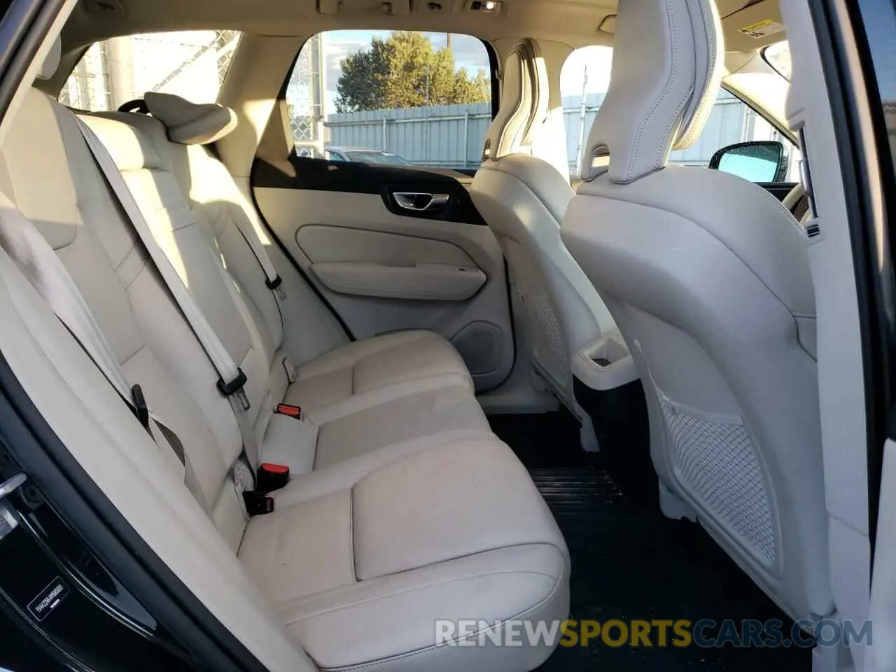 11 Фотография поврежденного автомобиля YV4A22RK4M1685809 VOLVO XC60 2021