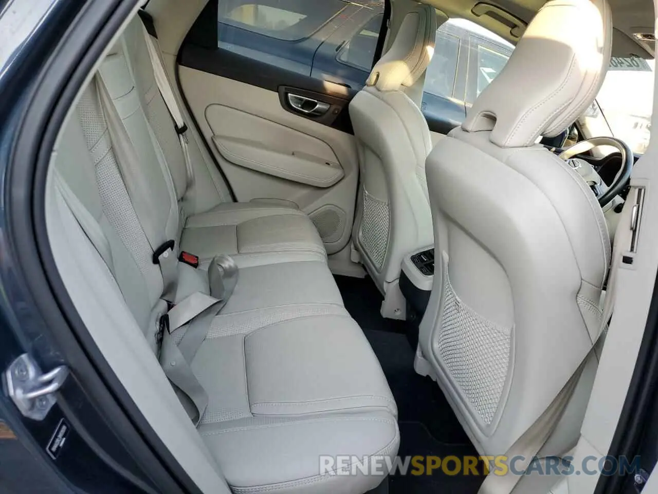 11 Фотография поврежденного автомобиля YV4A22RL3M1728206 VOLVO XC60 2021