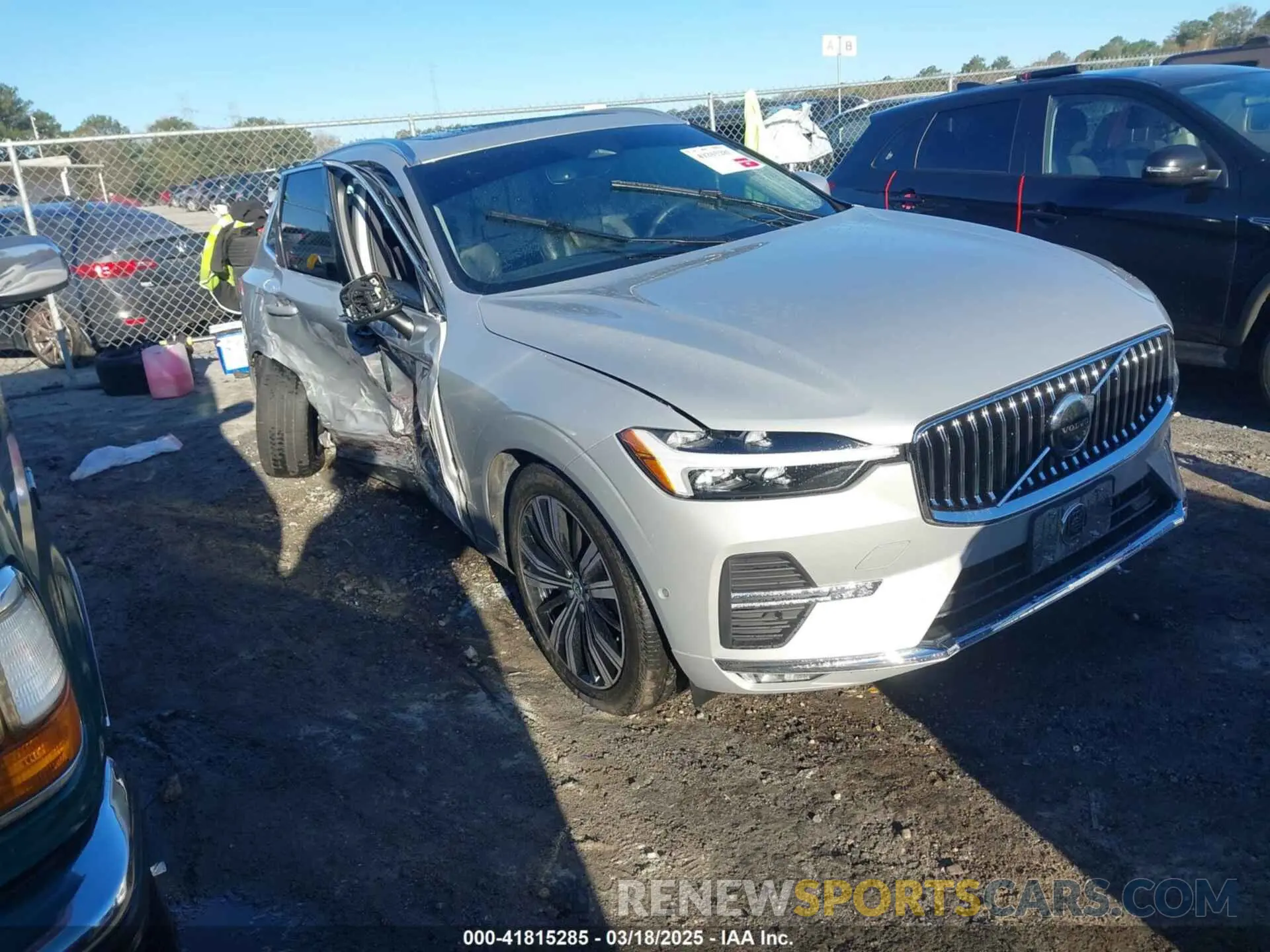 1 Photograph of a damaged car YV4062RL7N1087658 VOLVO XC60 2022