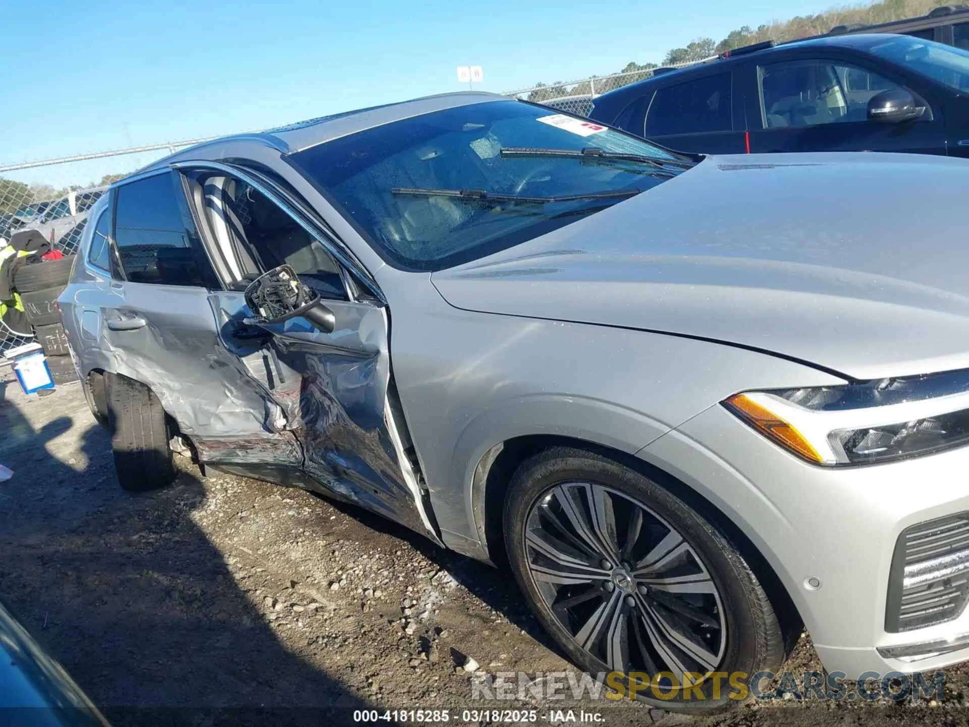 12 Photograph of a damaged car YV4062RL7N1087658 VOLVO XC60 2022