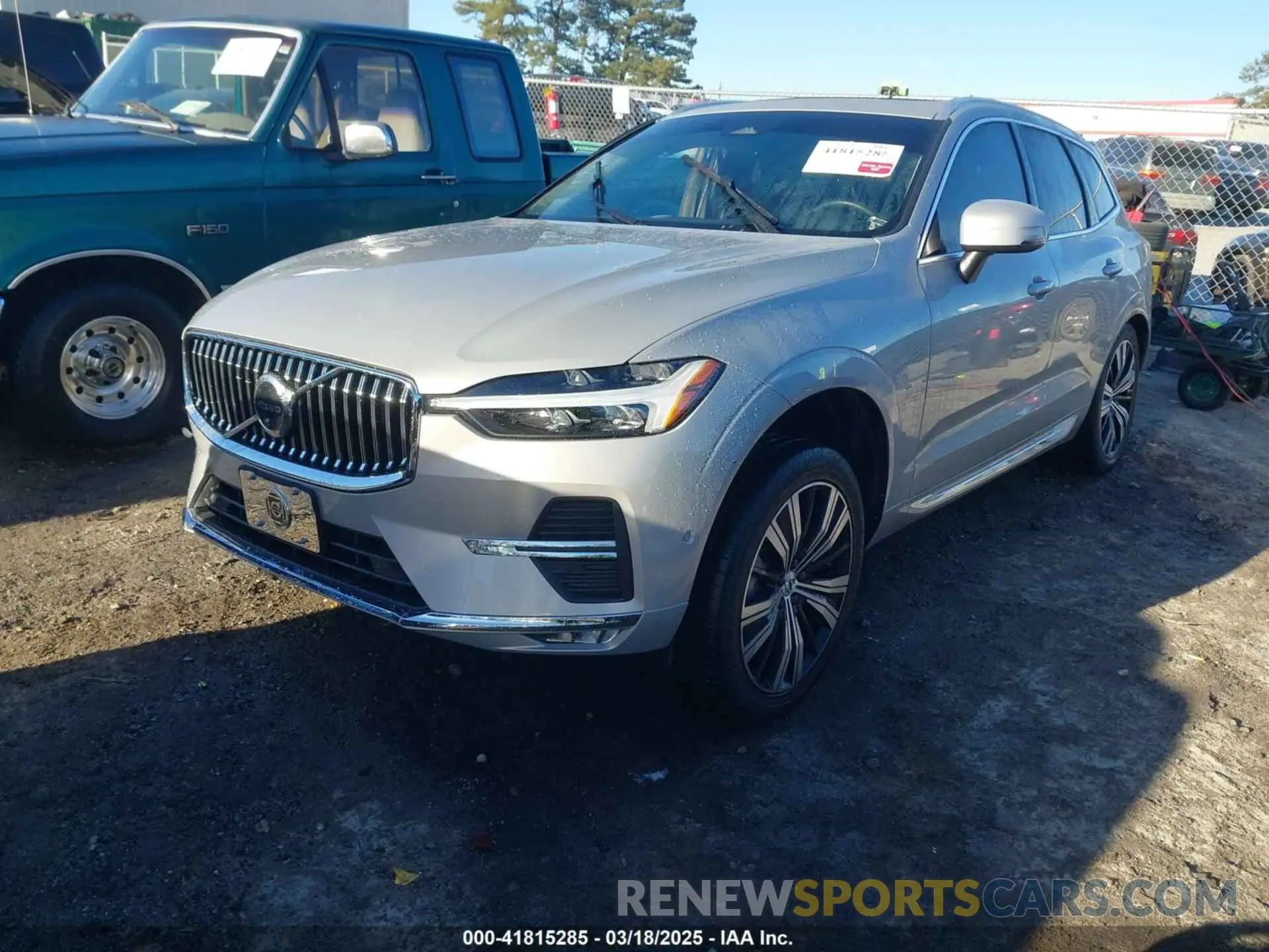 2 Photograph of a damaged car YV4062RL7N1087658 VOLVO XC60 2022