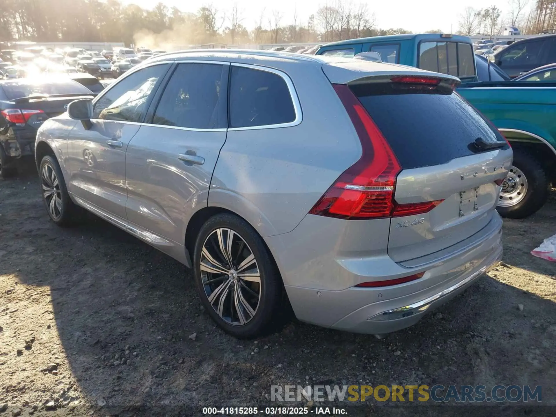 3 Photograph of a damaged car YV4062RL7N1087658 VOLVO XC60 2022