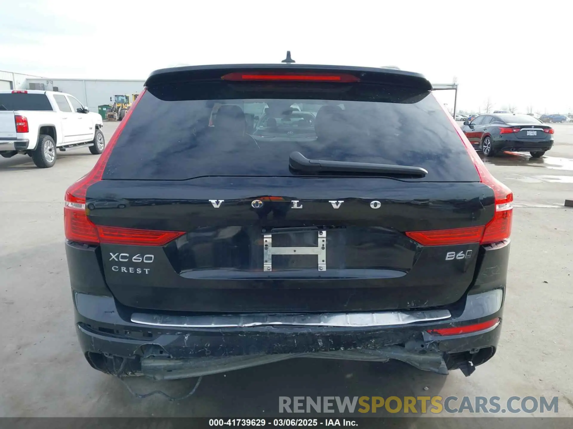 6 Photograph of a damaged car YV4062RLXN1083510 VOLVO XC60 2022