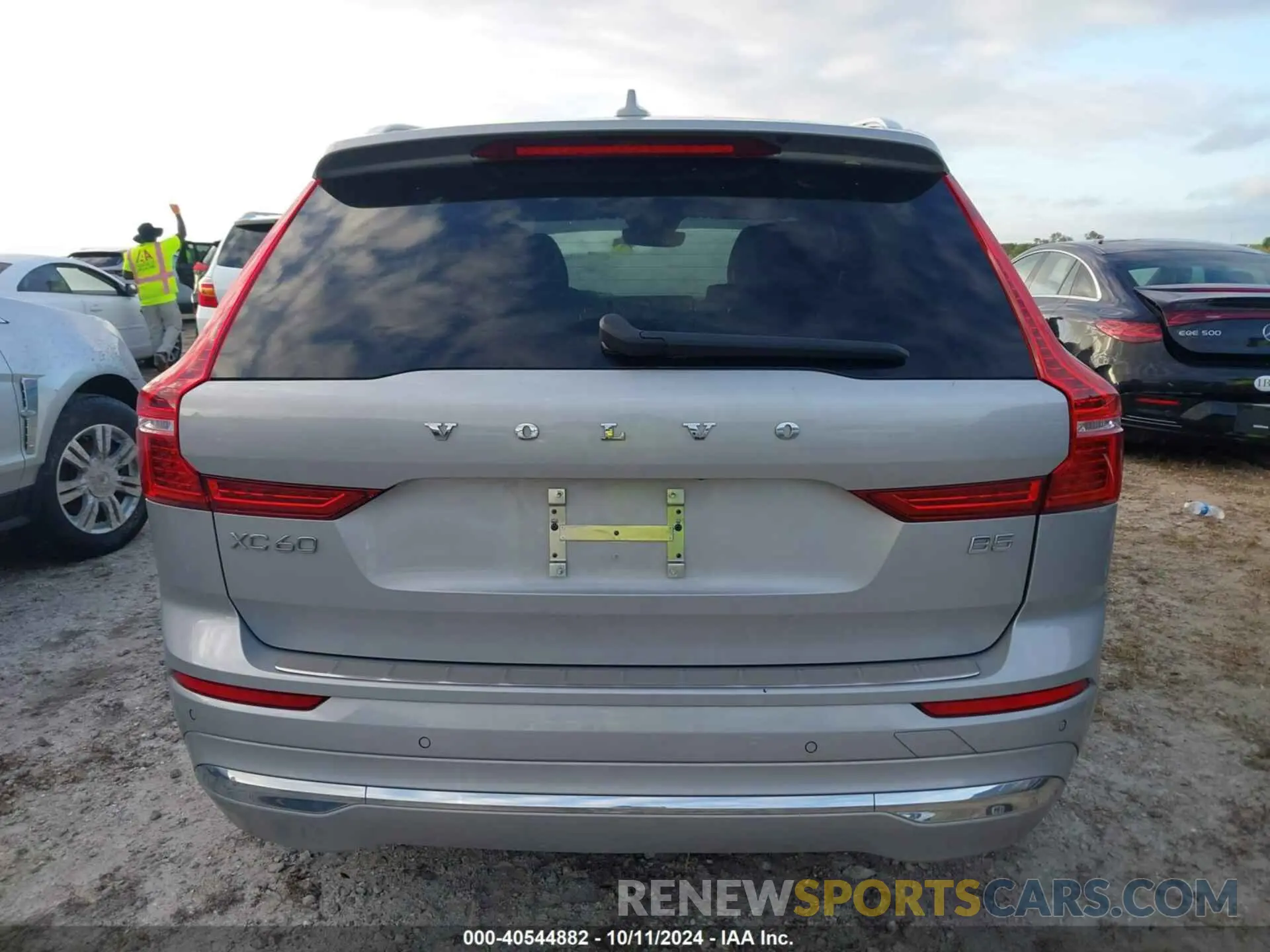 16 Photograph of a damaged car YV4L12DL0N1024341 VOLVO XC60 2022