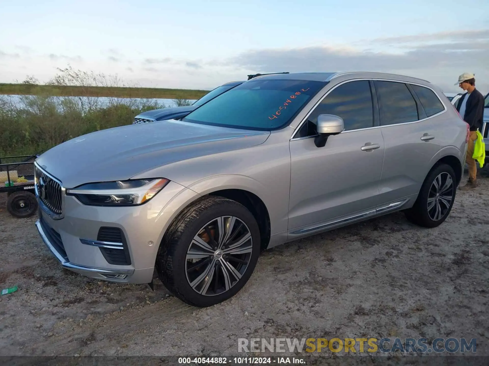2 Photograph of a damaged car YV4L12DL0N1024341 VOLVO XC60 2022