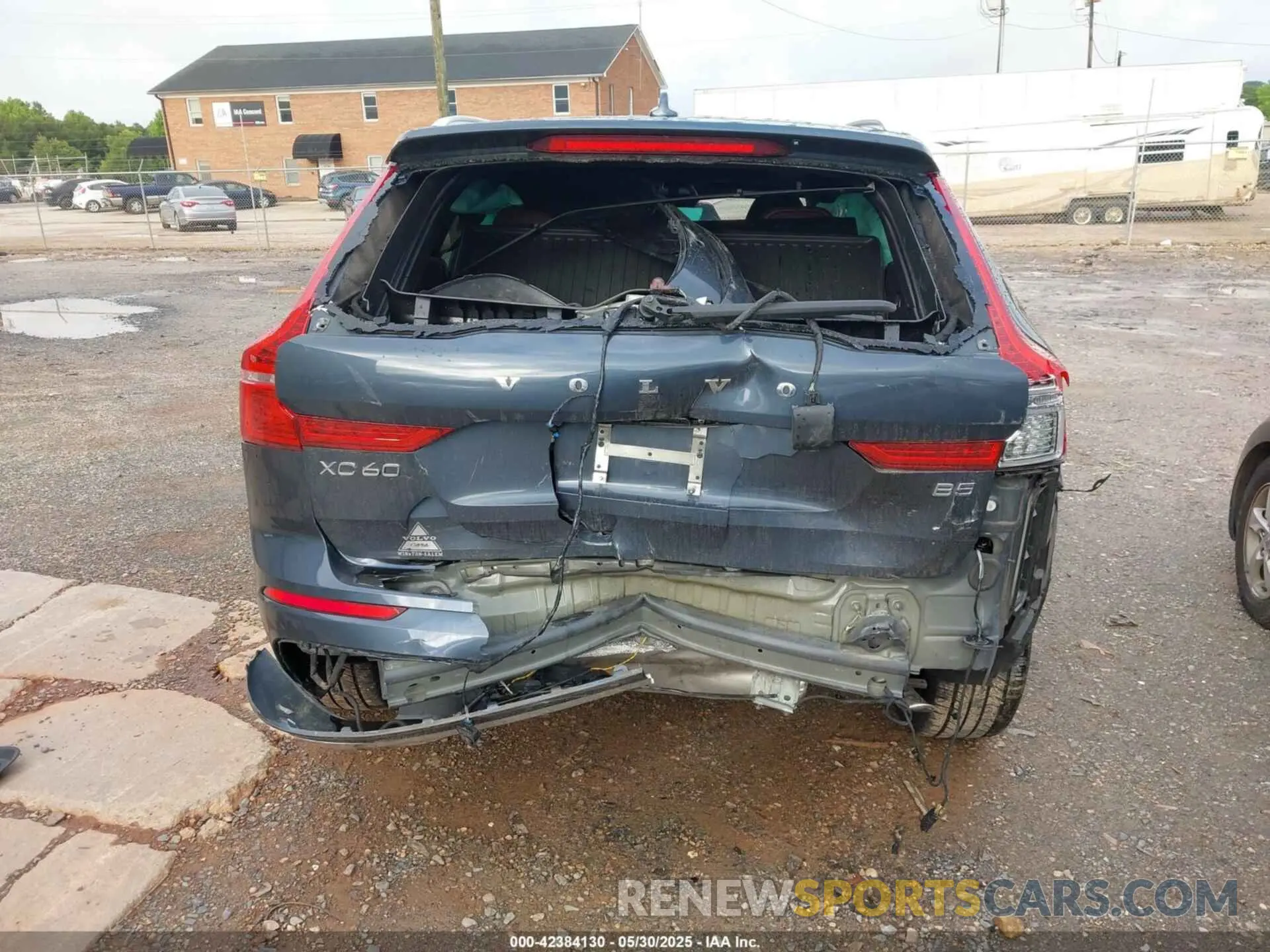 16 Photograph of a damaged car YV4L12DL2N1905235 VOLVO XC60 2022