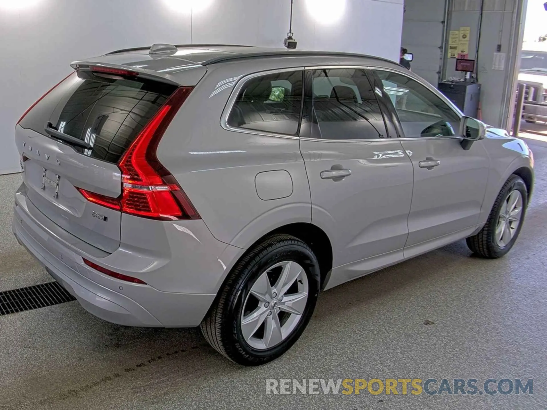 14 Photograph of a damaged car YV4L12RK0N1053127 VOLVO XC60 2022