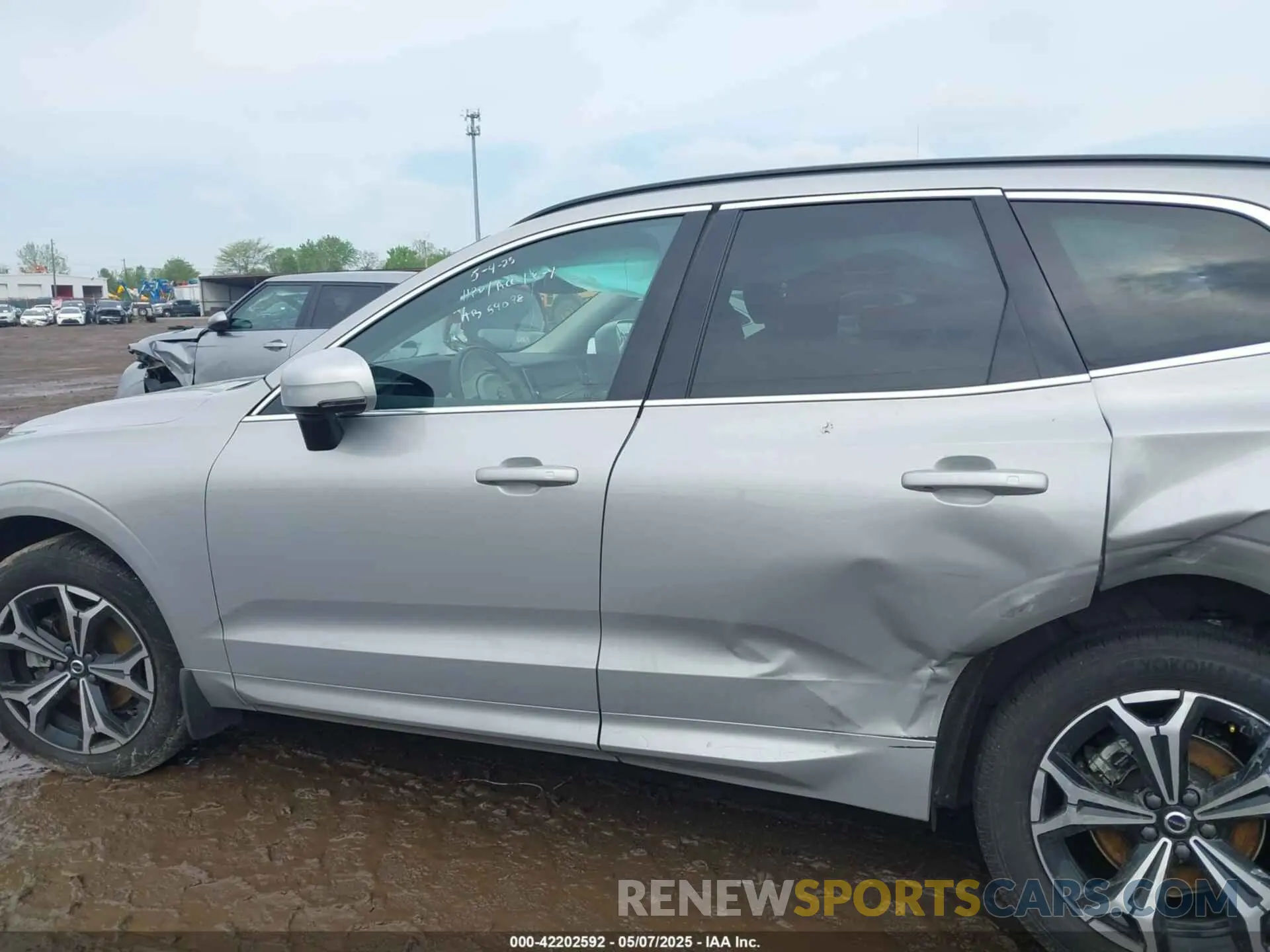 14 Фотография поврежденного автомобиля YV4L12RK0N1997610 VOLVO XC60 2022