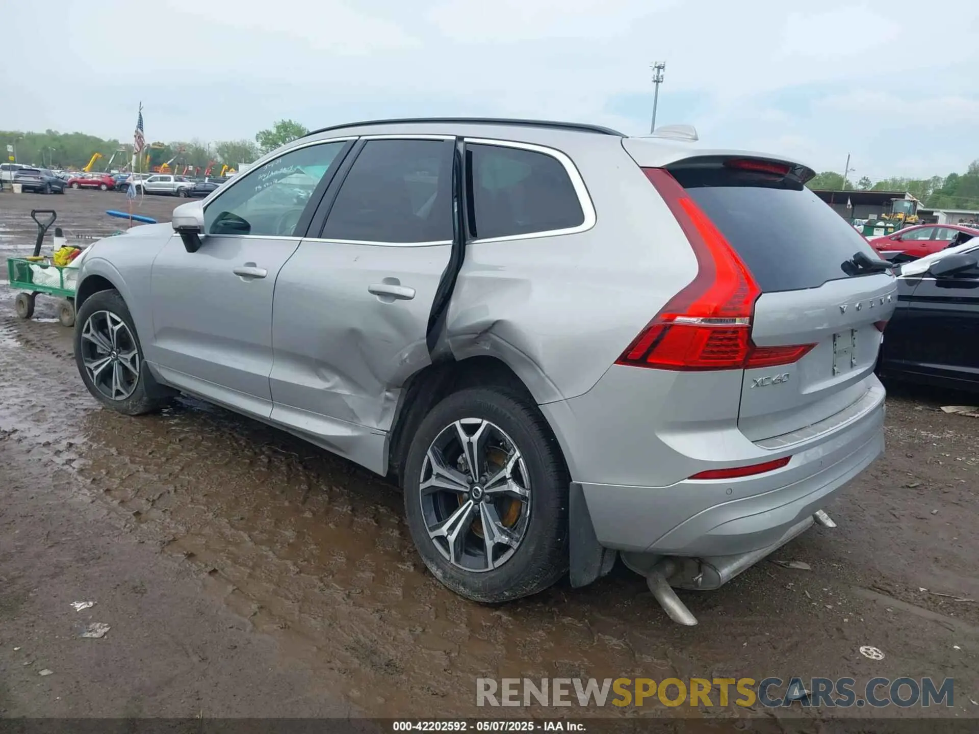 3 Фотография поврежденного автомобиля YV4L12RK0N1997610 VOLVO XC60 2022