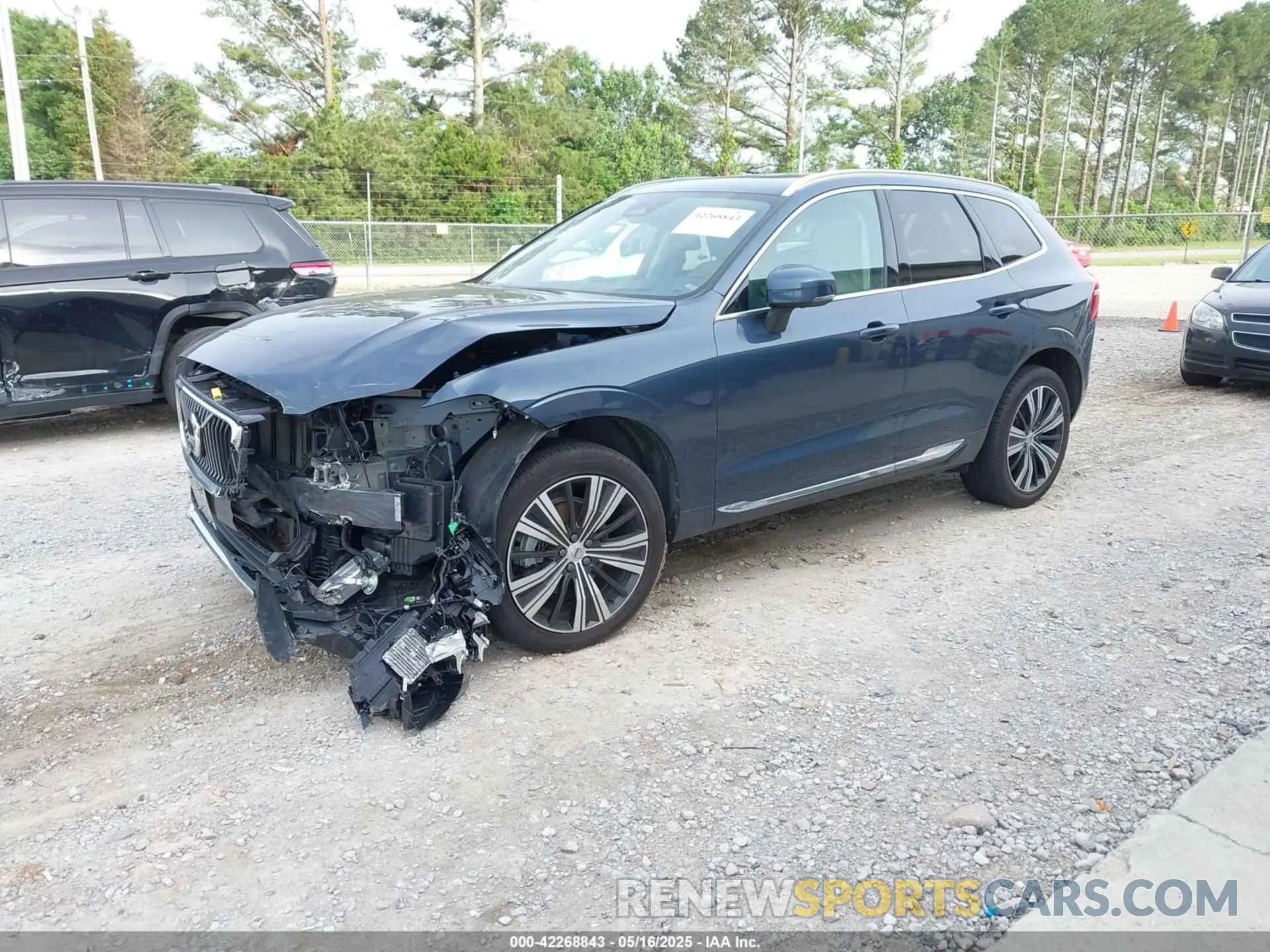 2 Фотография поврежденного автомобиля YV4L12RL0N1087044 VOLVO XC60 2022