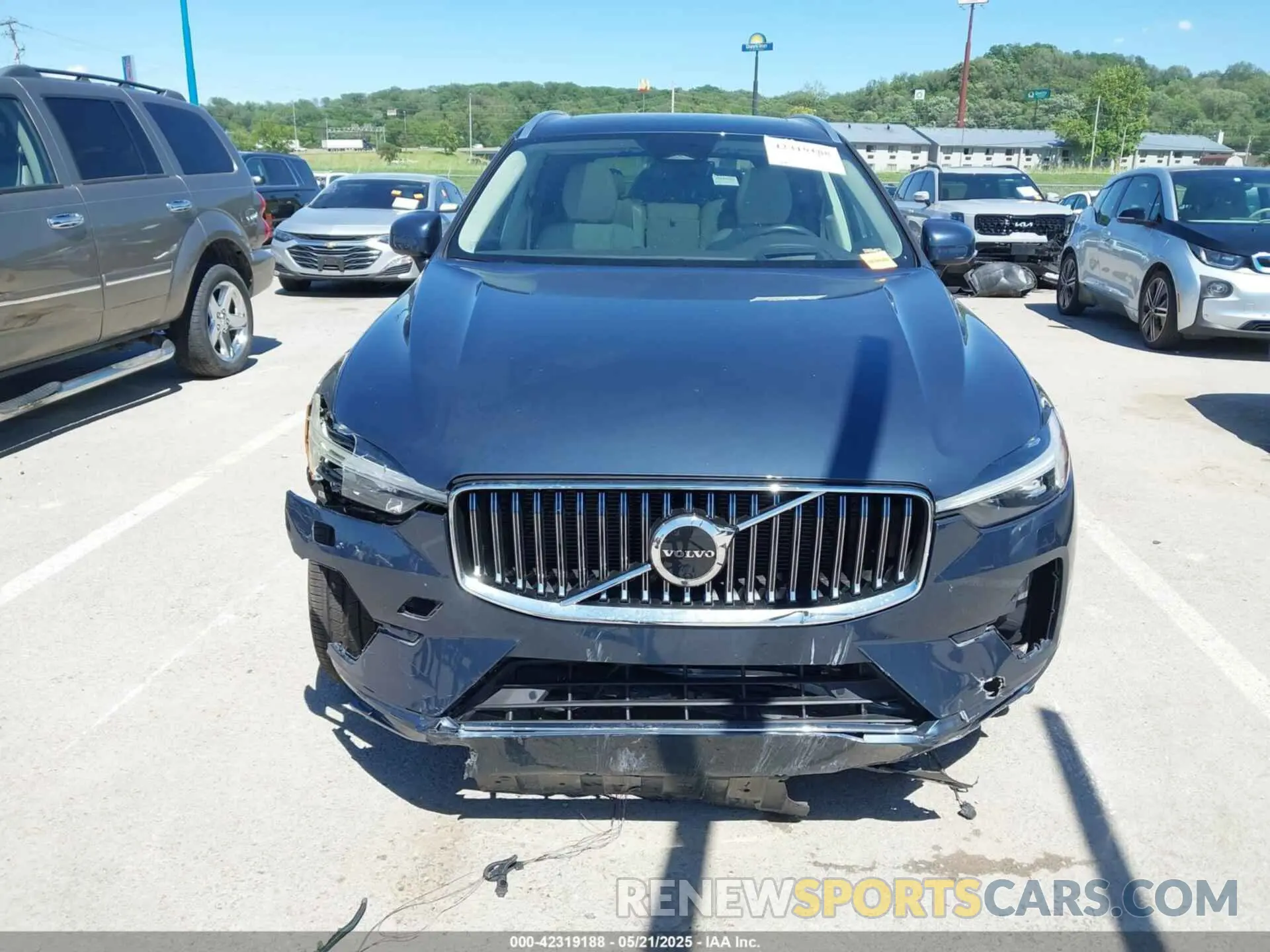 12 Фотография поврежденного автомобиля YV4L12RL9N1002850 VOLVO XC60 2022