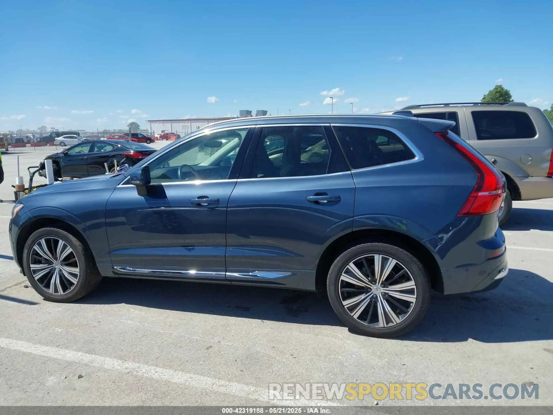 14 Фотография поврежденного автомобиля YV4L12RL9N1002850 VOLVO XC60 2022