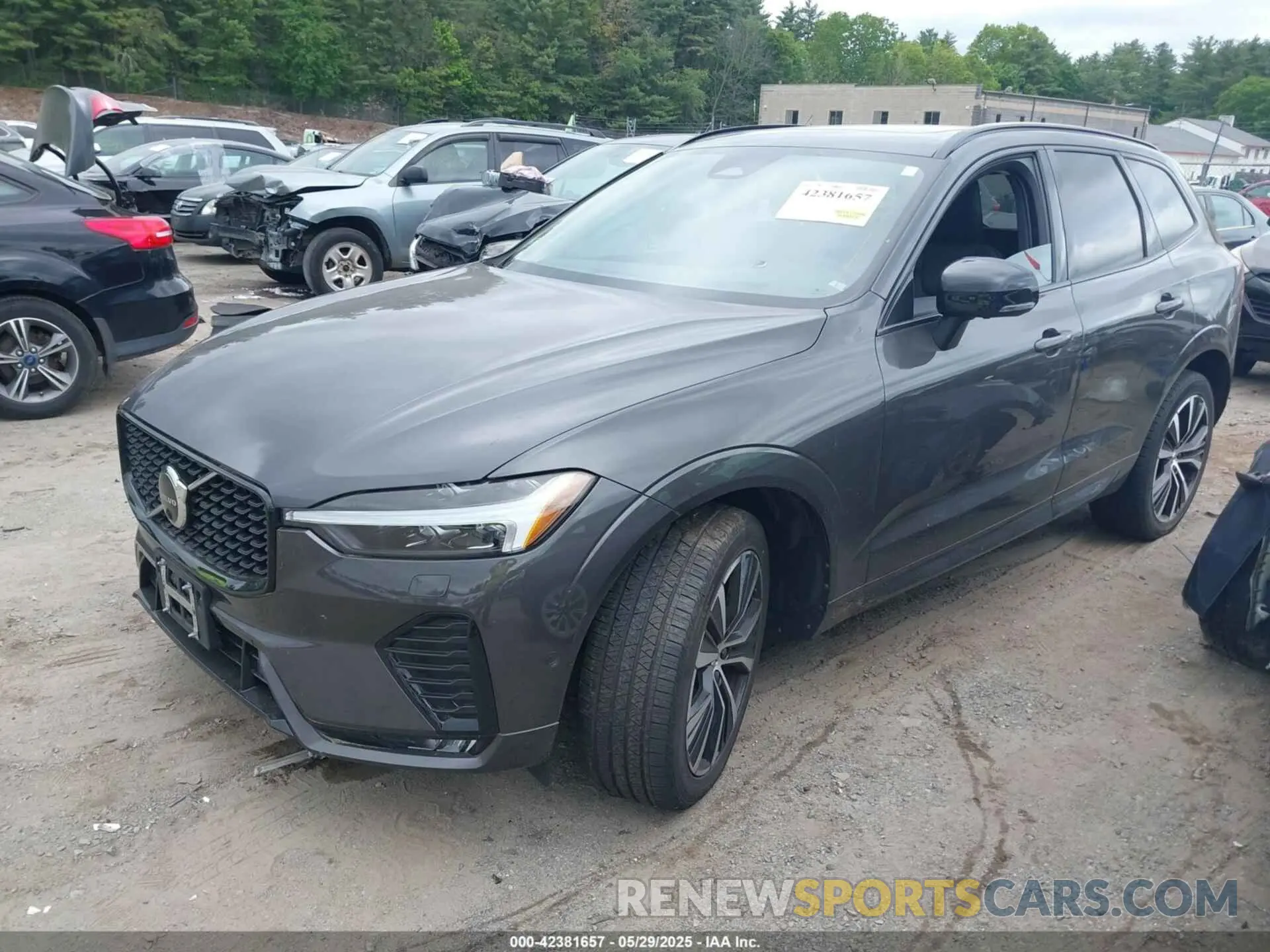 2 Photograph of a damaged car YV4062RX3P1238842 VOLVO XC60 2023
