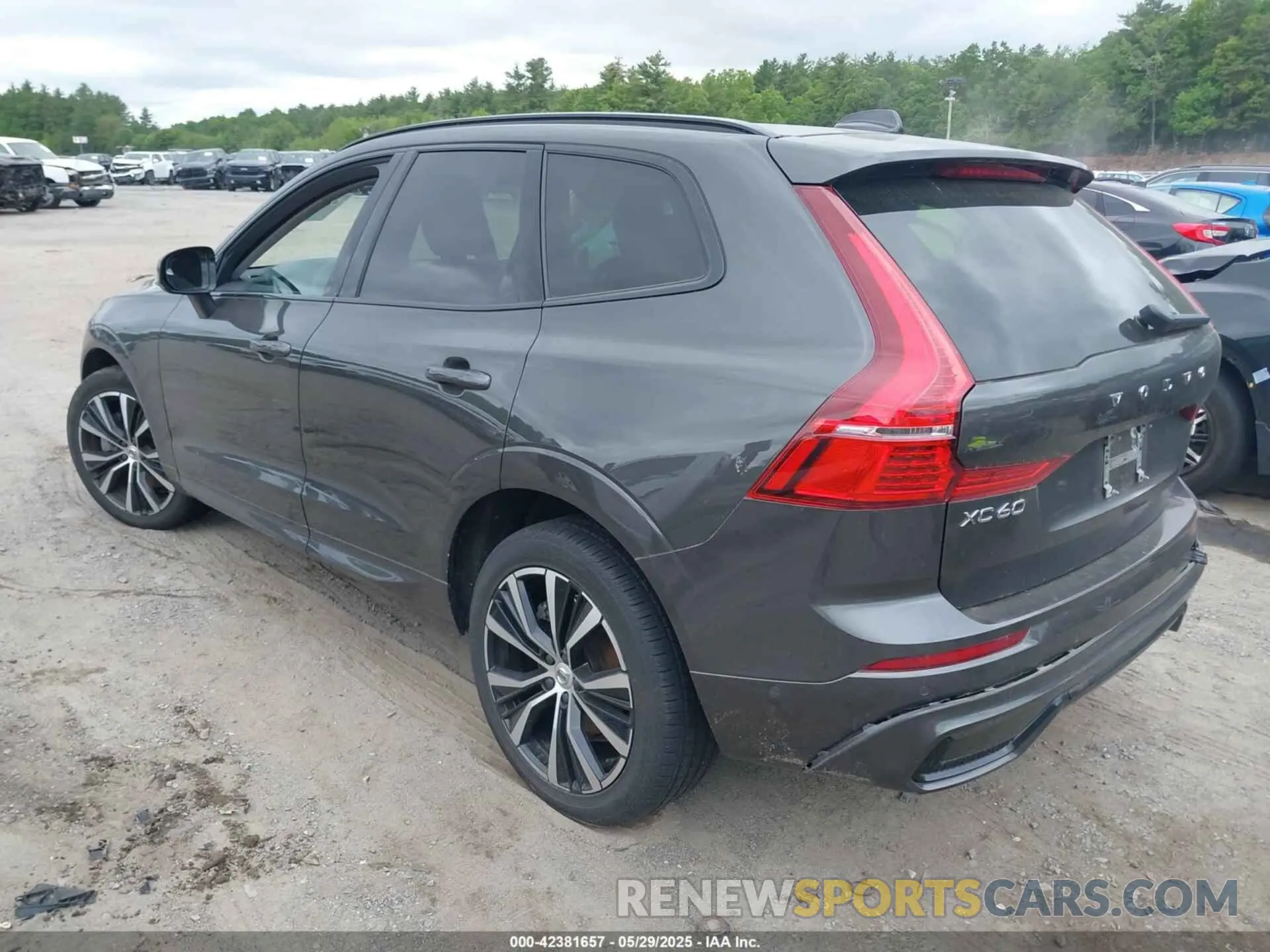 3 Photograph of a damaged car YV4062RX3P1238842 VOLVO XC60 2023