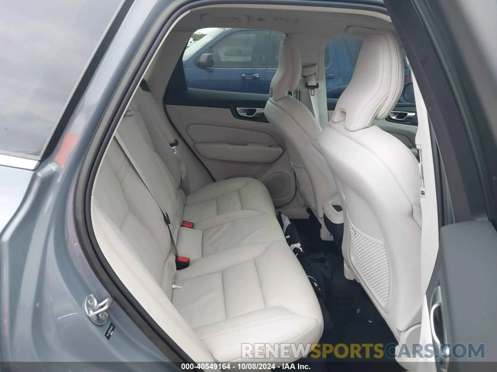 8 Фотография поврежденного автомобиля YV4L12DN0P1383743 VOLVO XC60 2023