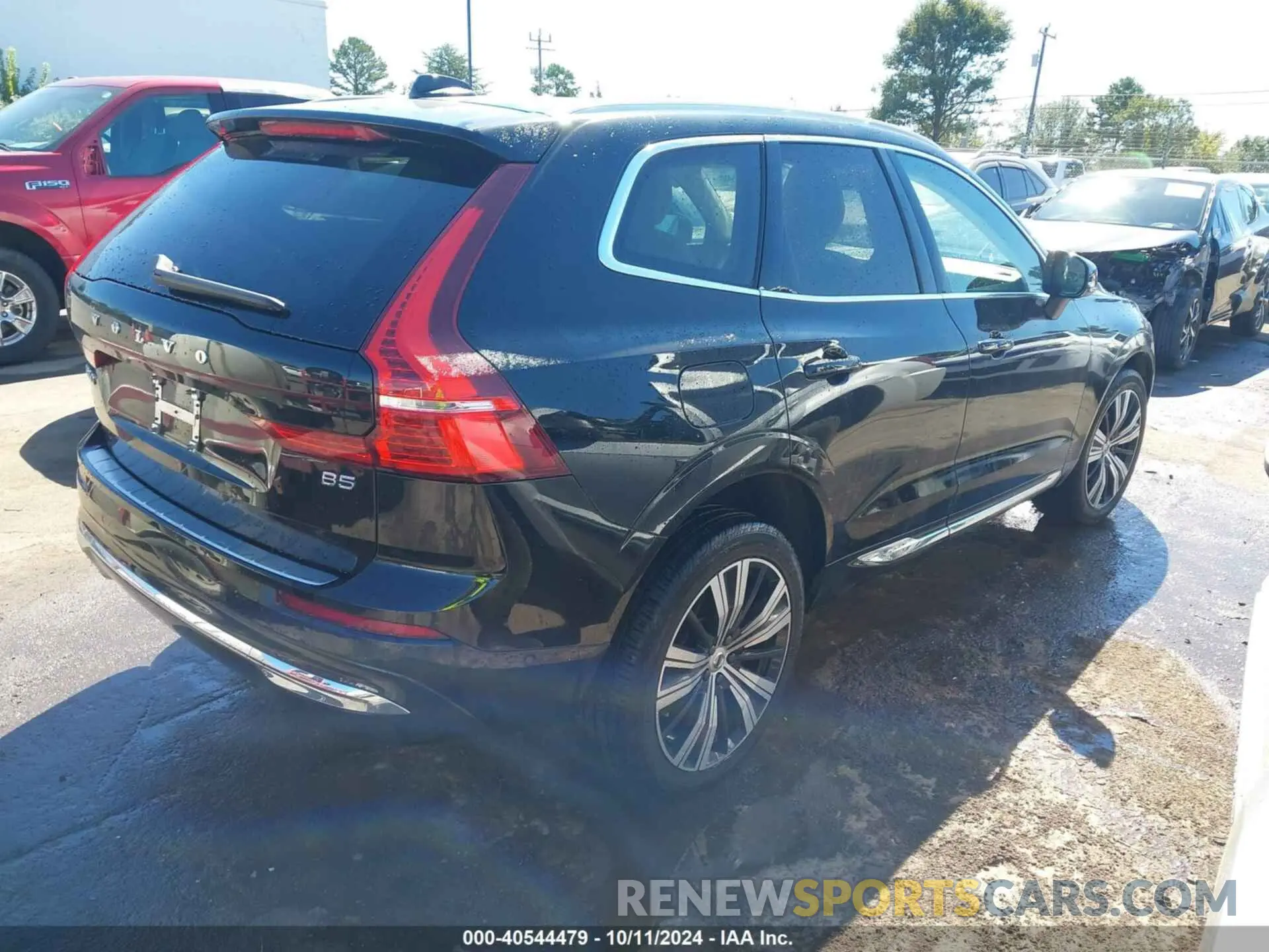 4 Photograph of a damaged car YV4L12DN5P1198099 VOLVO XC60 2023