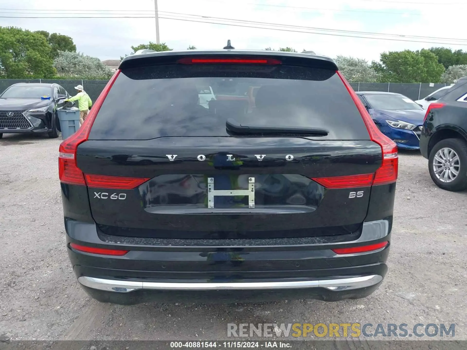 16 Photograph of a damaged car YV4L12DN9P1194699 VOLVO XC60 2023
