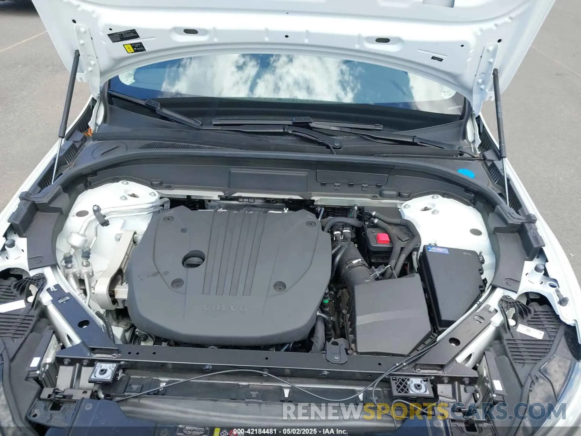 10 Фотография поврежденного автомобиля YV4L12DVXP1218167 VOLVO XC60 2023