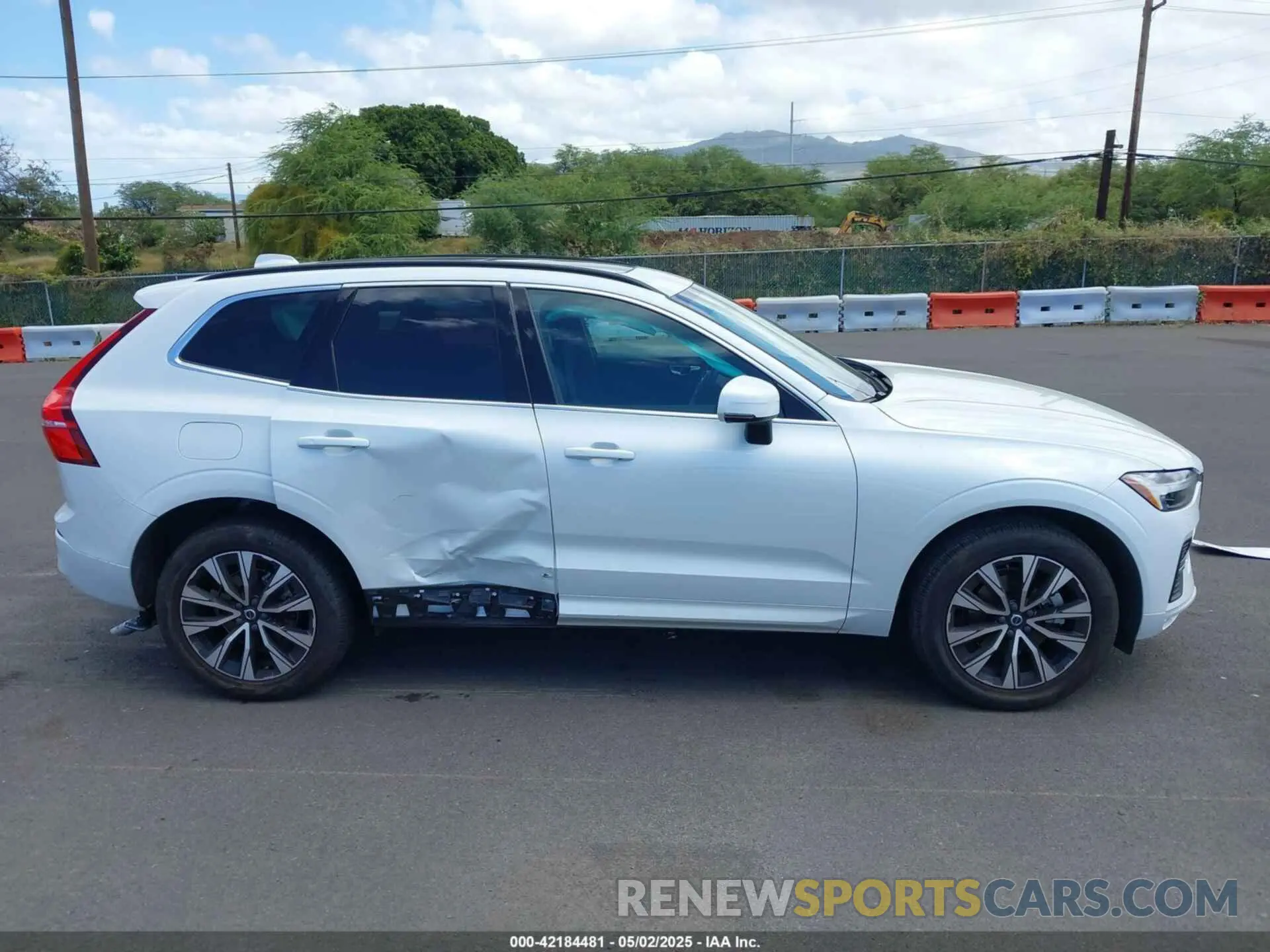14 Фотография поврежденного автомобиля YV4L12DVXP1218167 VOLVO XC60 2023