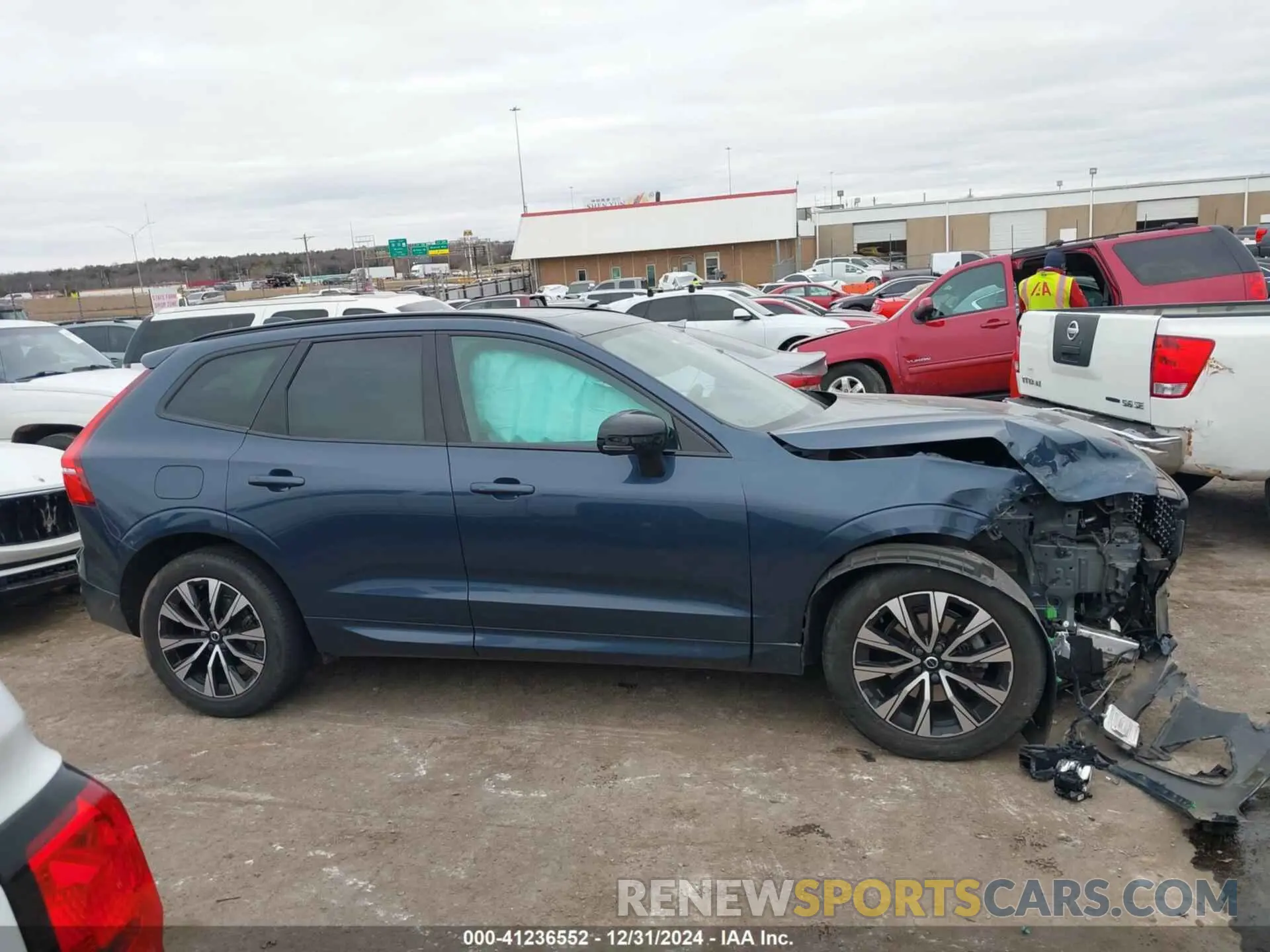 13 Фотография поврежденного автомобиля YV4L12DW2P1260907 VOLVO XC60 2023