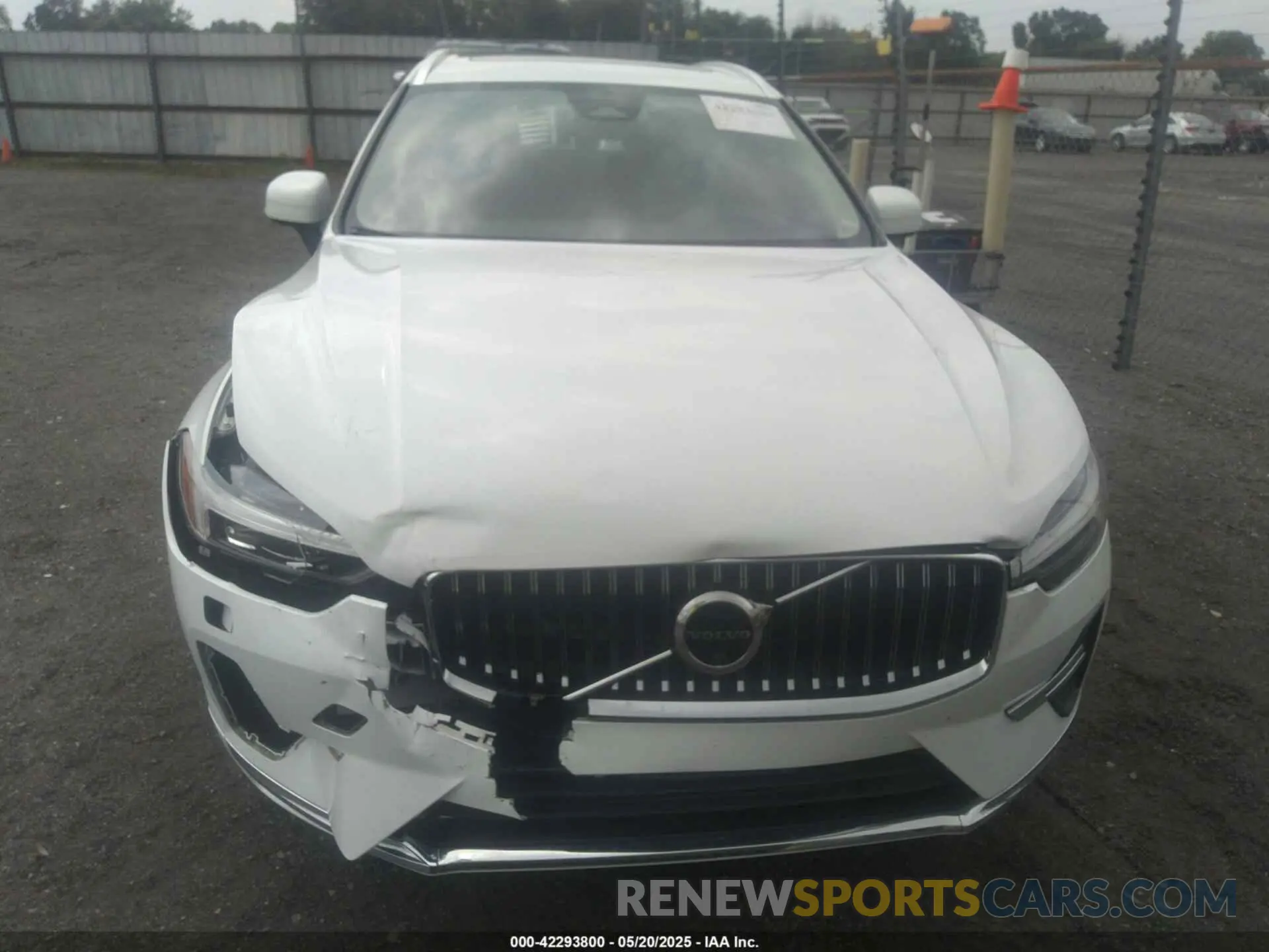 12 Photograph of a damaged car YV4L12RN1P1205347 VOLVO XC60 2023