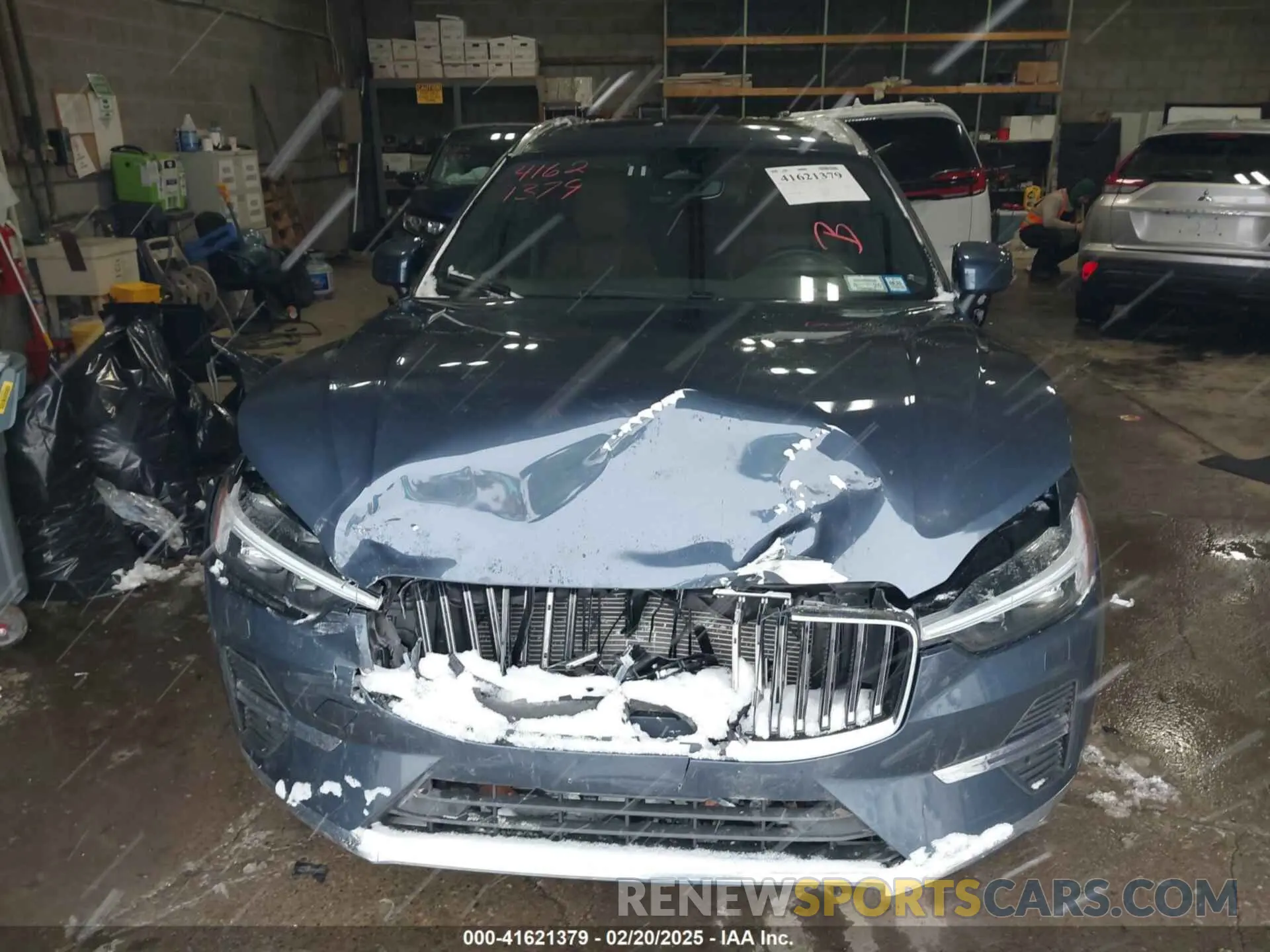 11 Photograph of a damaged car YV4L12RN7P1244704 VOLVO XC60 2023