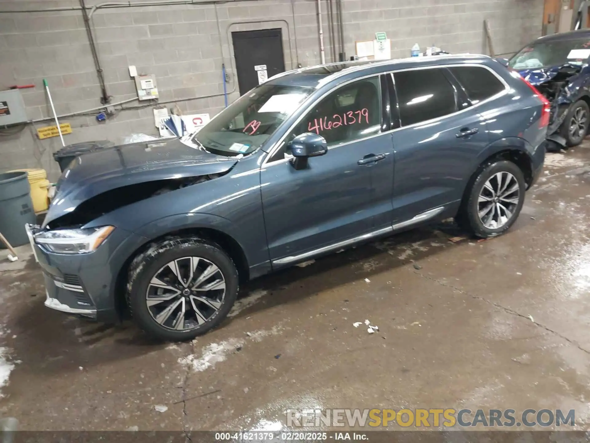 2 Photograph of a damaged car YV4L12RN7P1244704 VOLVO XC60 2023