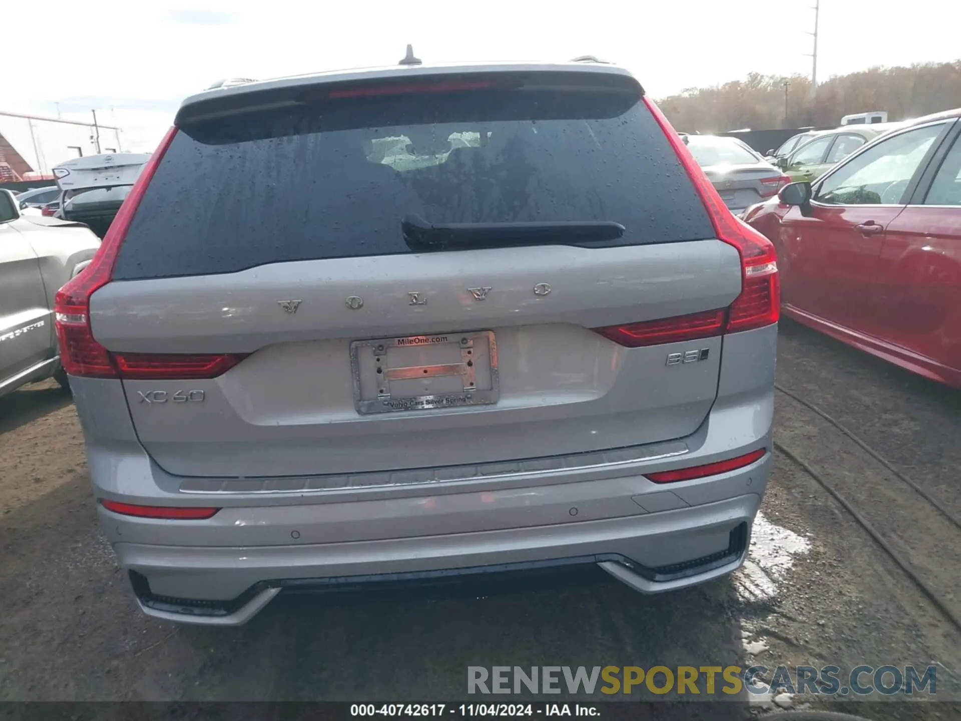 16 Photograph of a damaged car YV4L12RW6P1390908 VOLVO XC60 2023
