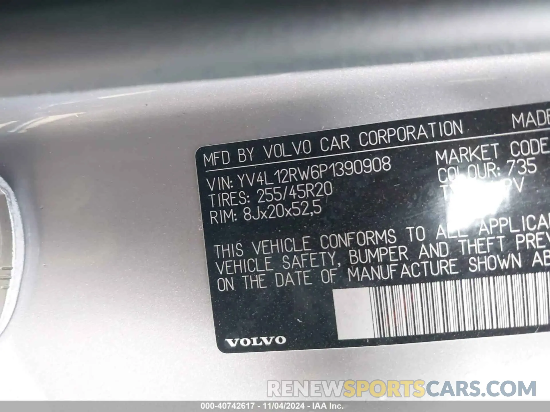 9 Photograph of a damaged car YV4L12RW6P1390908 VOLVO XC60 2023