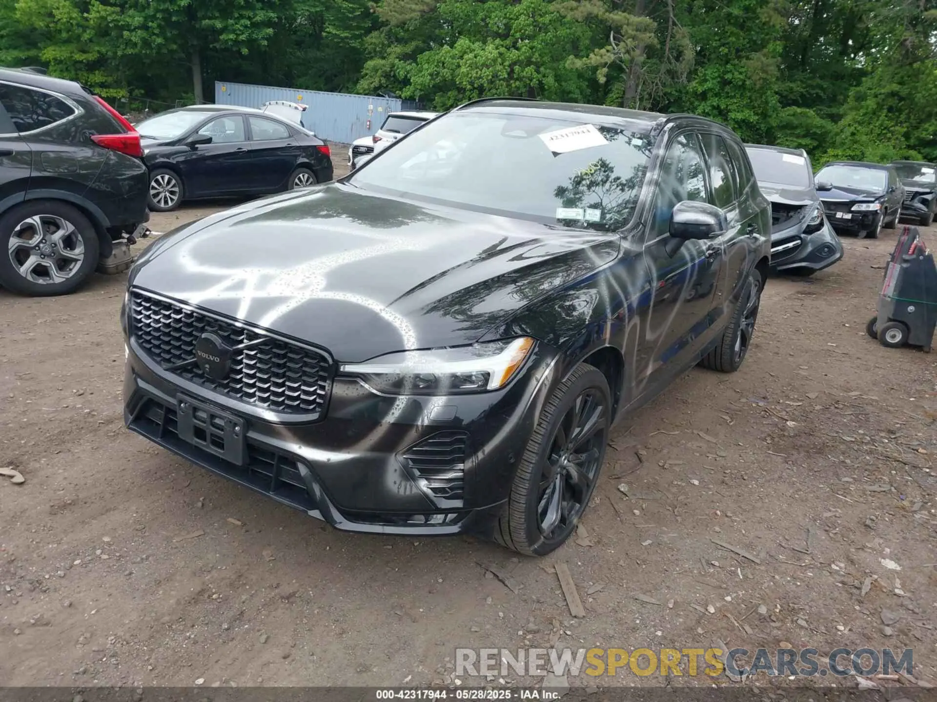 2 Photograph of a damaged car YV4L12RJ6R1871815 VOLVO XC60 2024