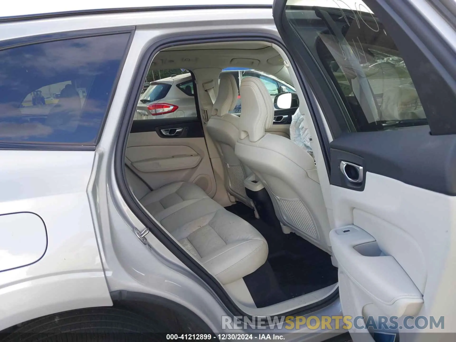 8 Фотография поврежденного автомобиля YV4L12RK1R1908391 VOLVO XC60 2024