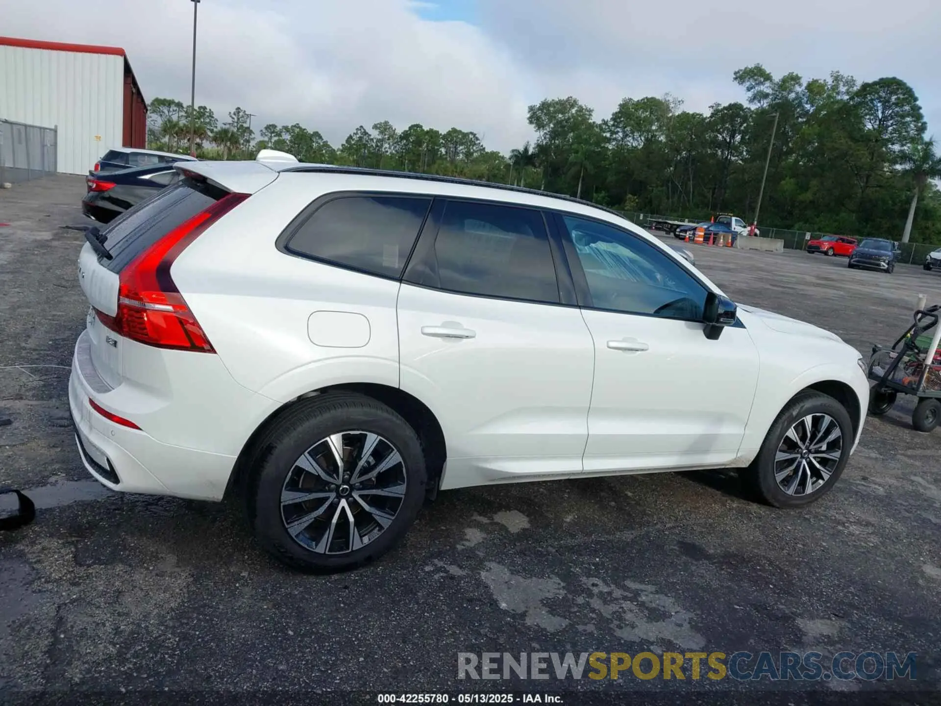 14 Фотография поврежденного автомобиля YV4L12RK2R1910232 VOLVO XC60 2024