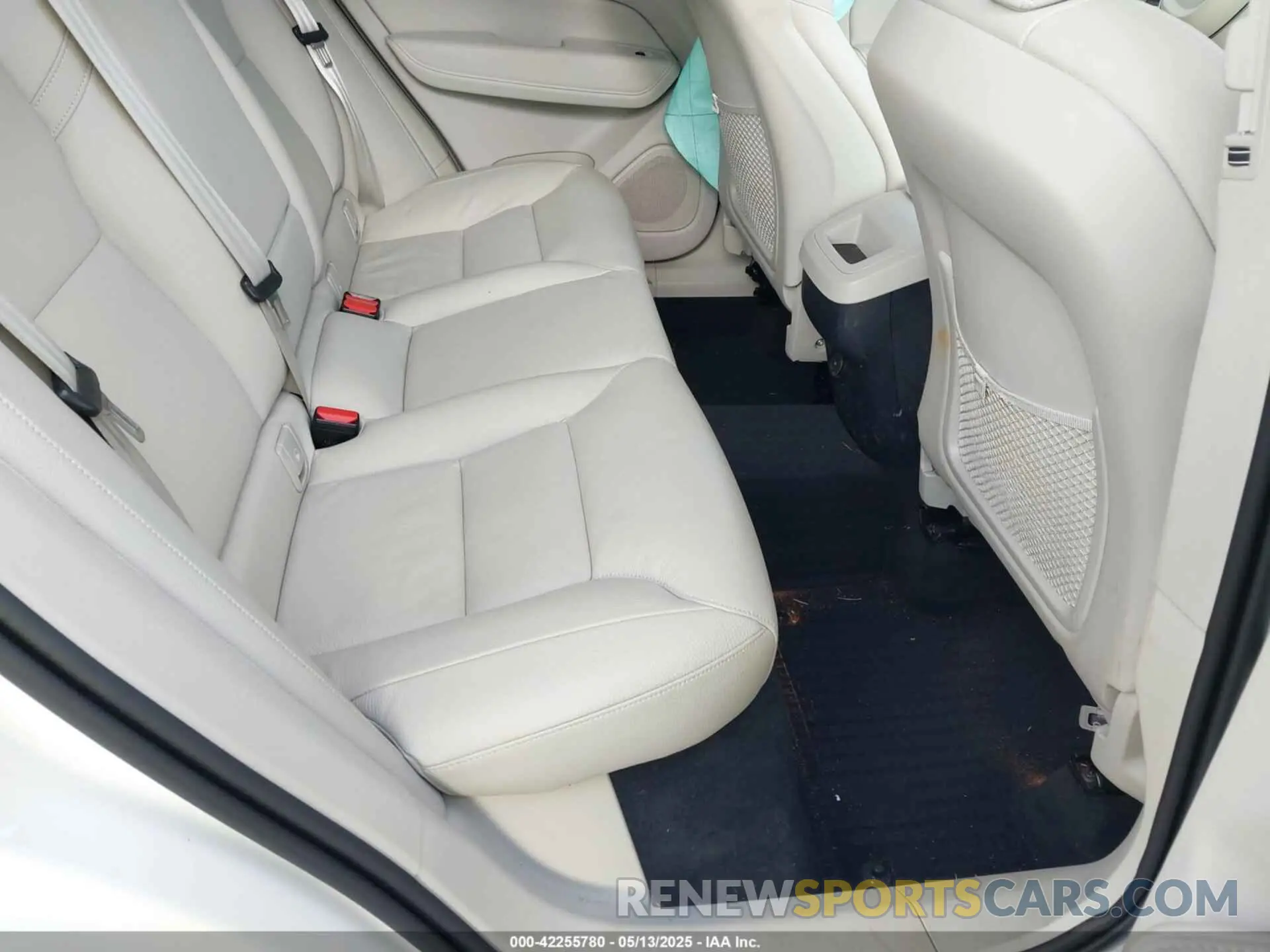 8 Фотография поврежденного автомобиля YV4L12RK2R1910232 VOLVO XC60 2024