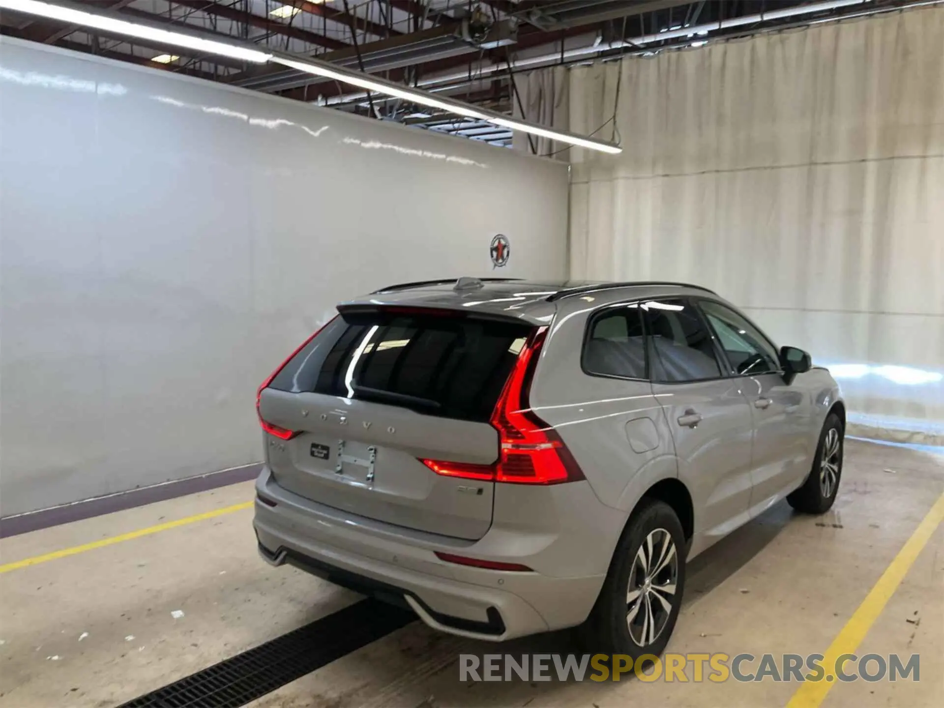 26 Фотография поврежденного автомобиля YV4L12RKXR1929496 VOLVO XC60 2024