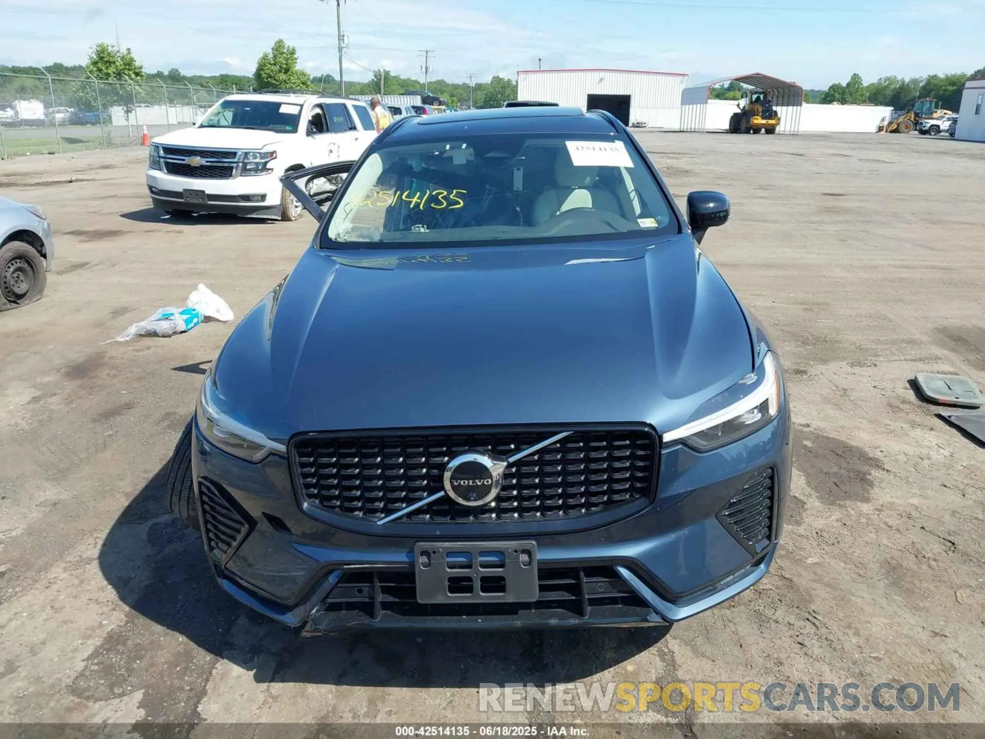 12 Фотография поврежденного автомобиля YV4L12RL2R1800516 VOLVO XC60 2024