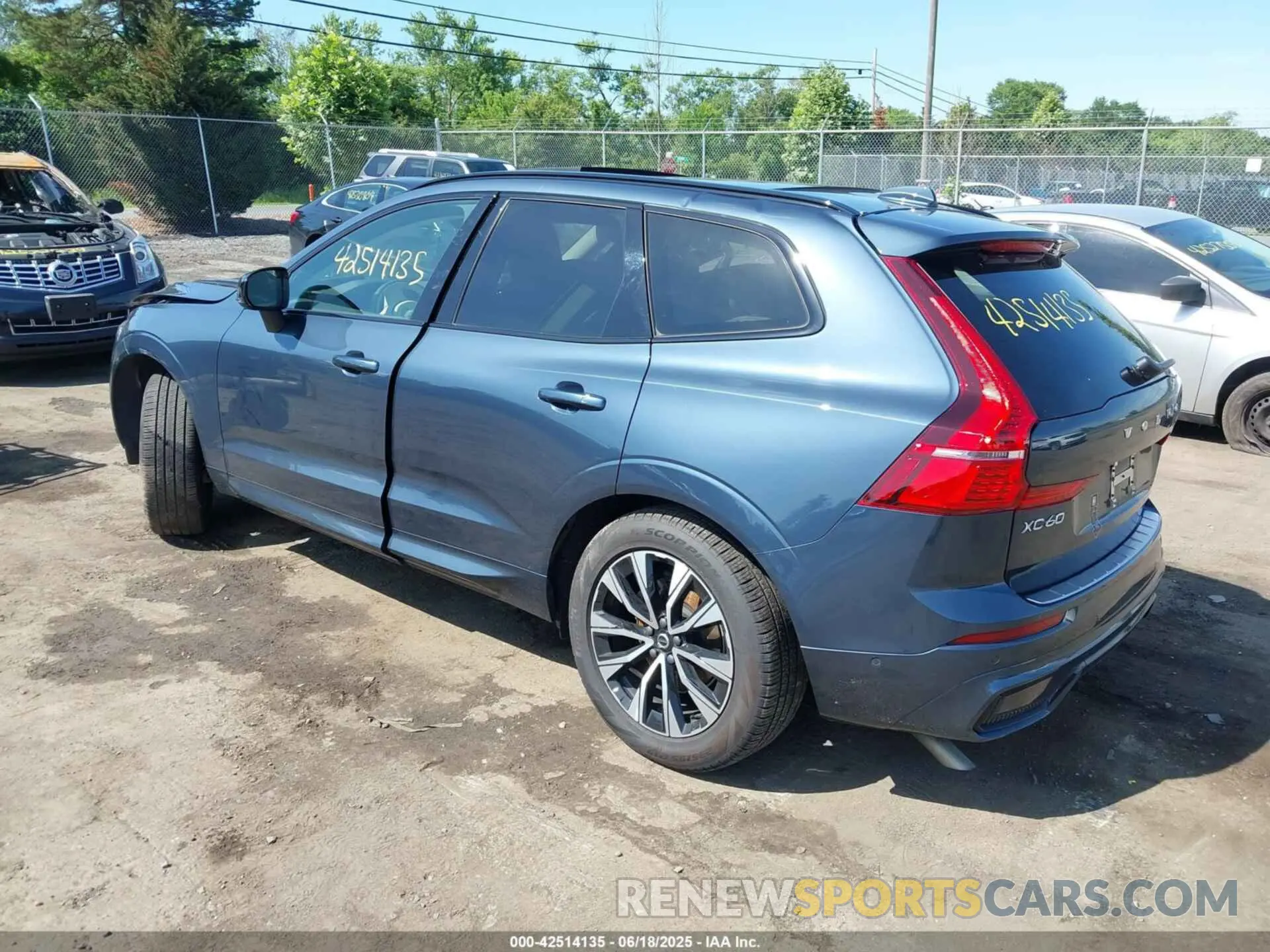 3 Фотография поврежденного автомобиля YV4L12RL2R1800516 VOLVO XC60 2024
