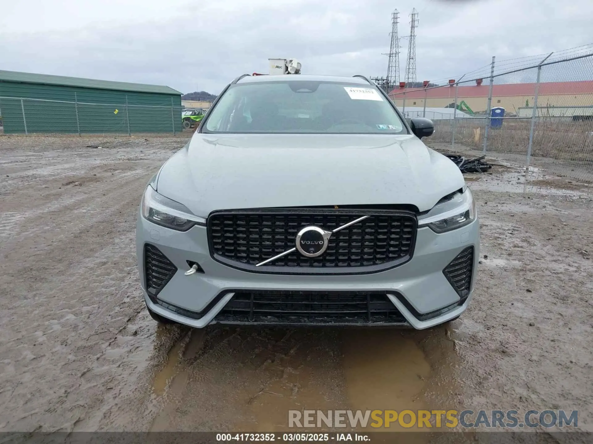 13 Photograph of a damaged car YV4L12RL3R1757157 VOLVO XC60 2024