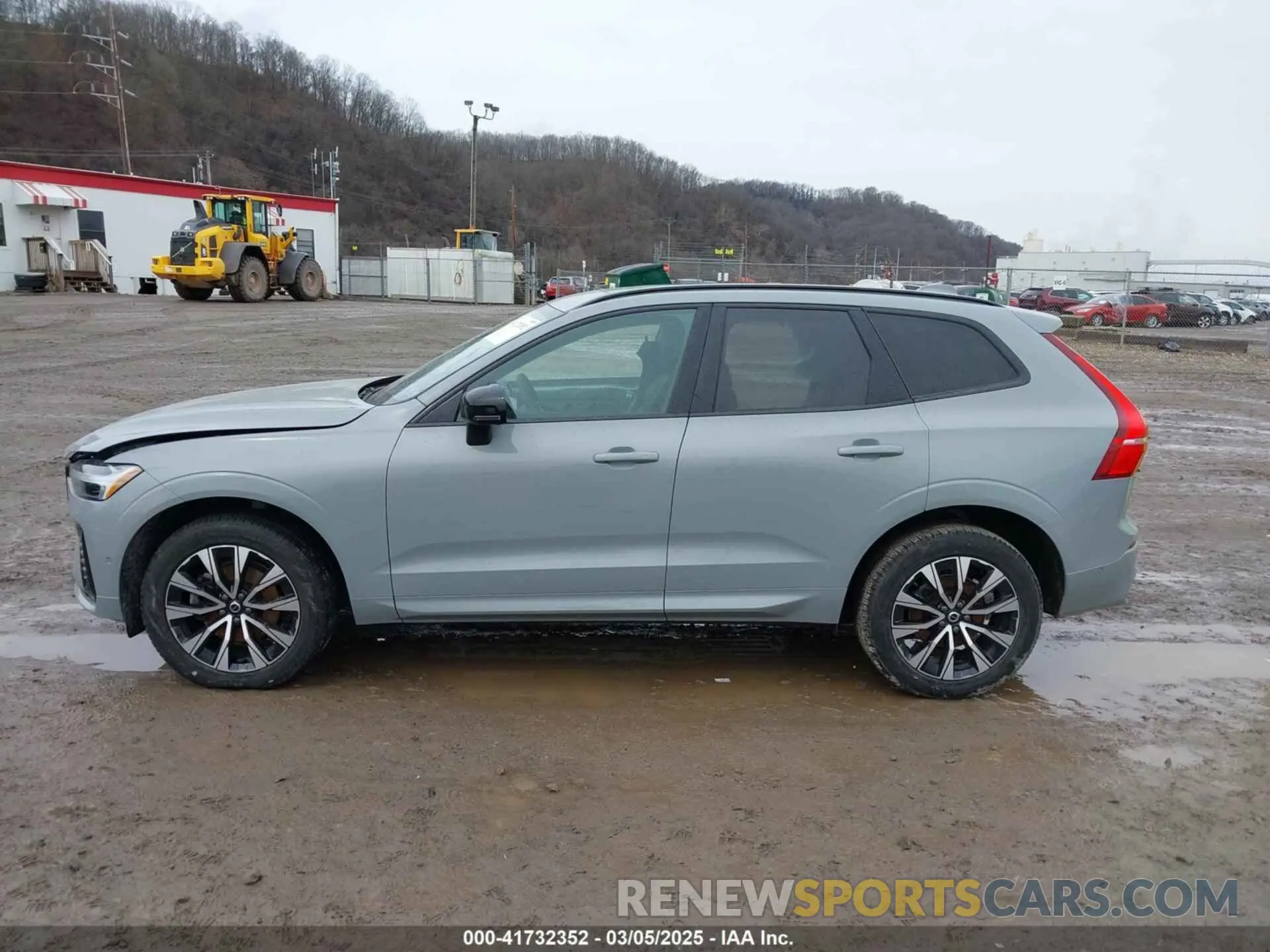 15 Photograph of a damaged car YV4L12RL3R1757157 VOLVO XC60 2024