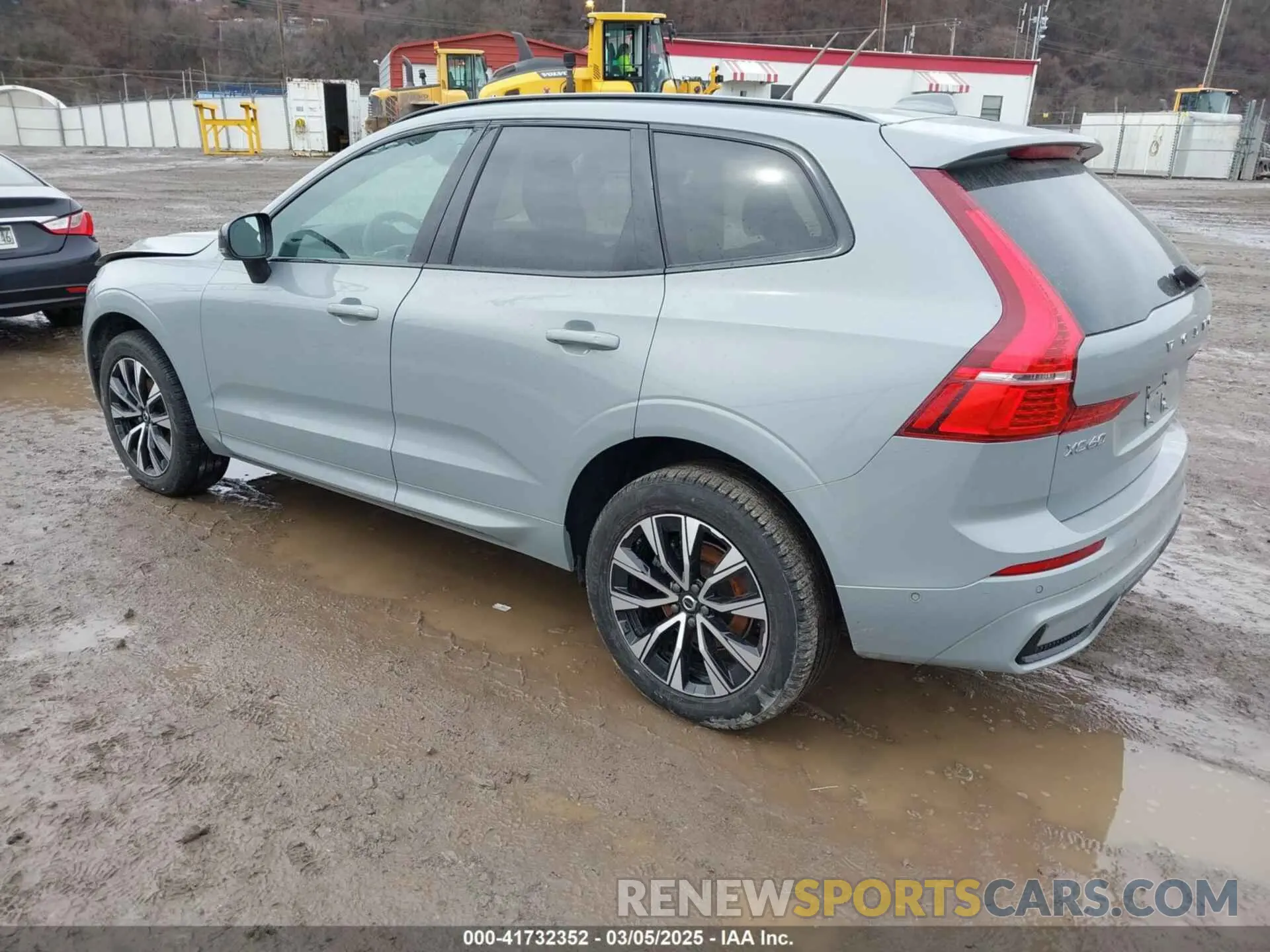3 Photograph of a damaged car YV4L12RL3R1757157 VOLVO XC60 2024