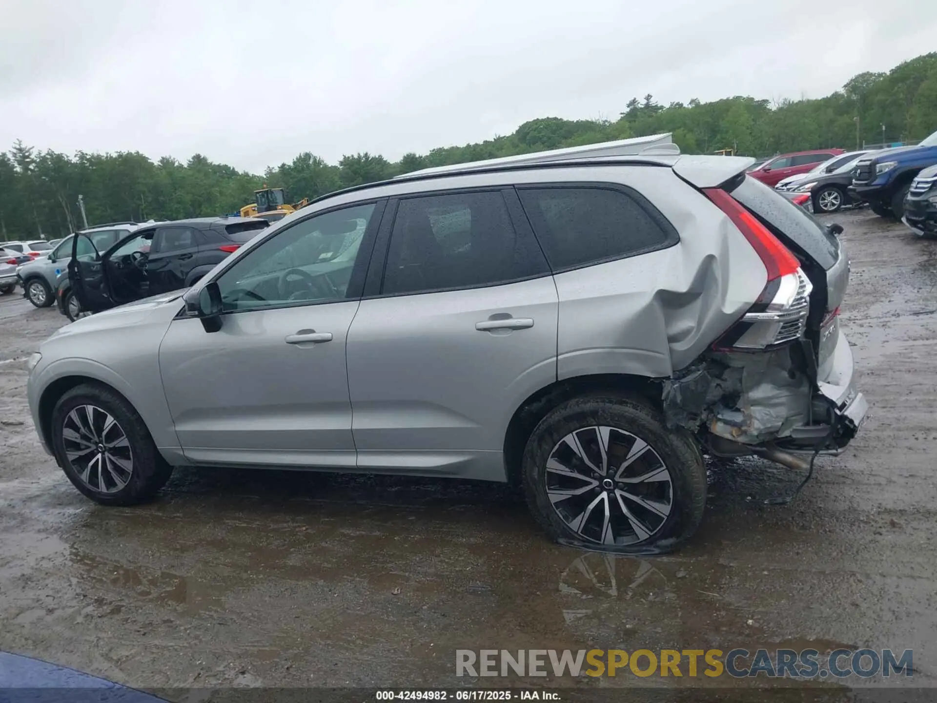 14 Photograph of a damaged car YV4L12RL4R1713474 VOLVO XC60 2024