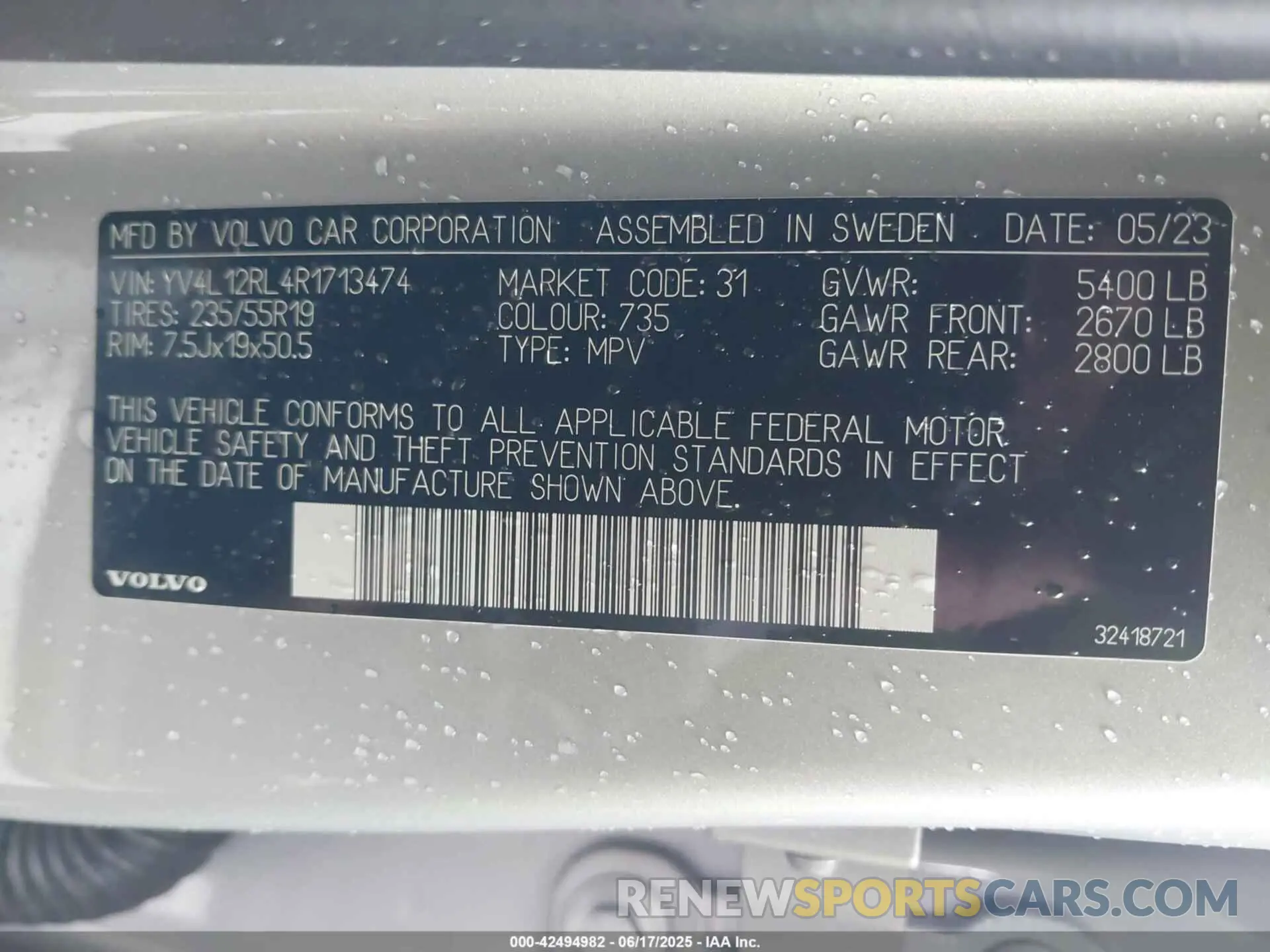 9 Photograph of a damaged car YV4L12RL4R1713474 VOLVO XC60 2024