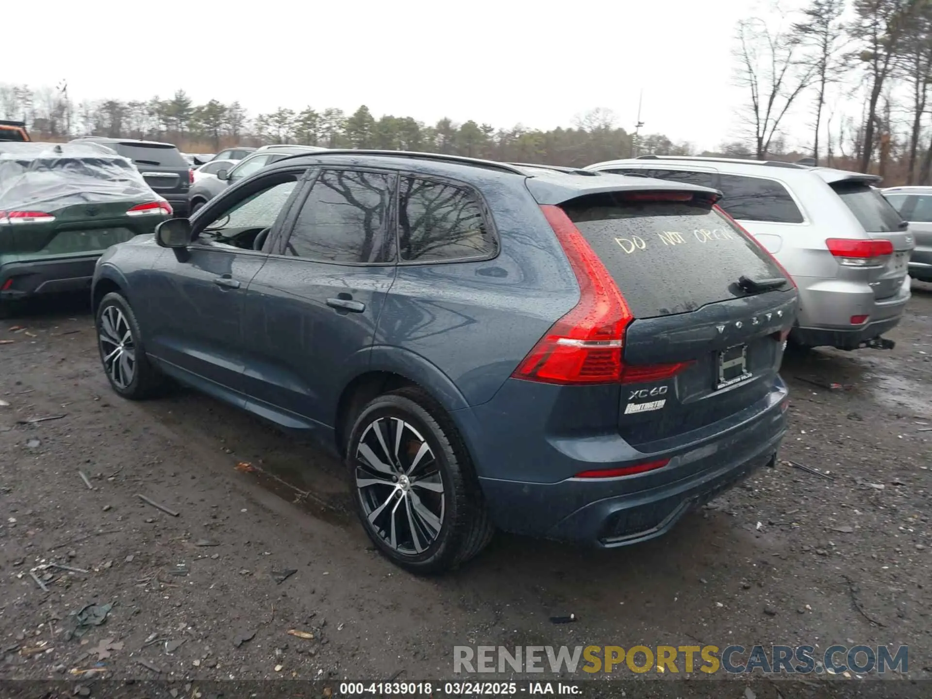 3 Фотография поврежденного автомобиля YV4L12RL5R1840752 VOLVO XC60 2024