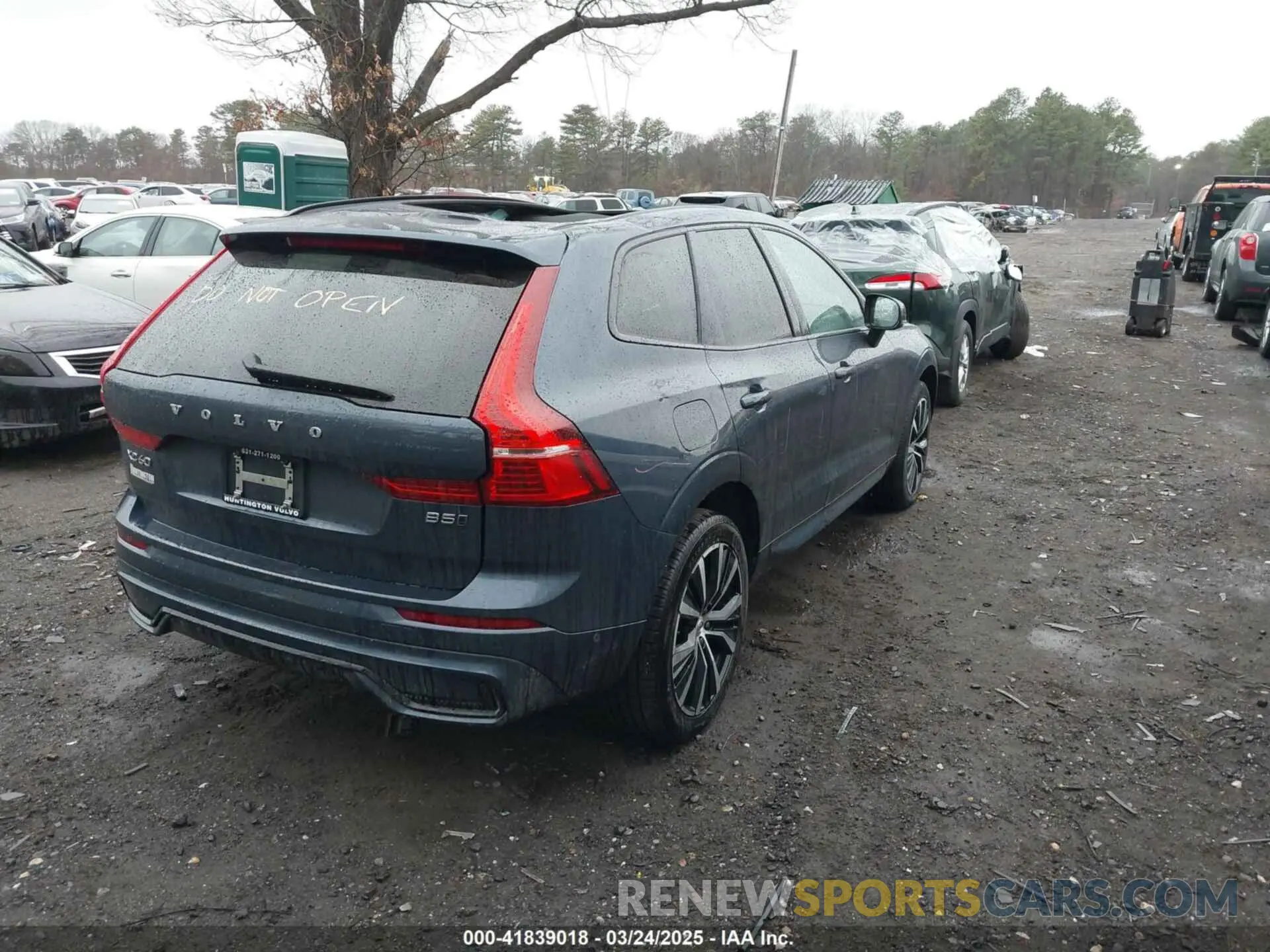 4 Фотография поврежденного автомобиля YV4L12RL5R1840752 VOLVO XC60 2024