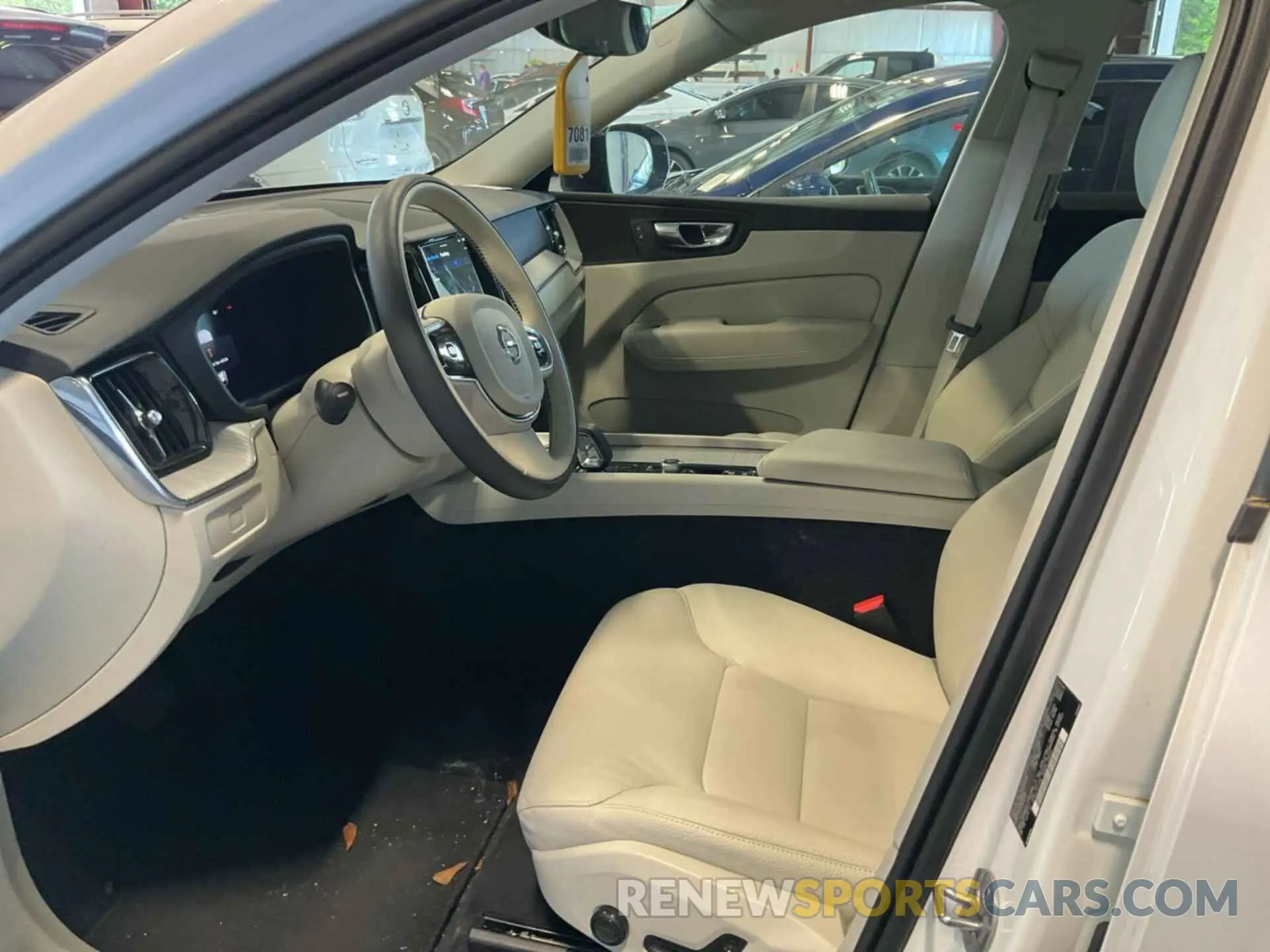 15 Photograph of a damaged car YV4L12RL7R1930548 VOLVO XC60 2024