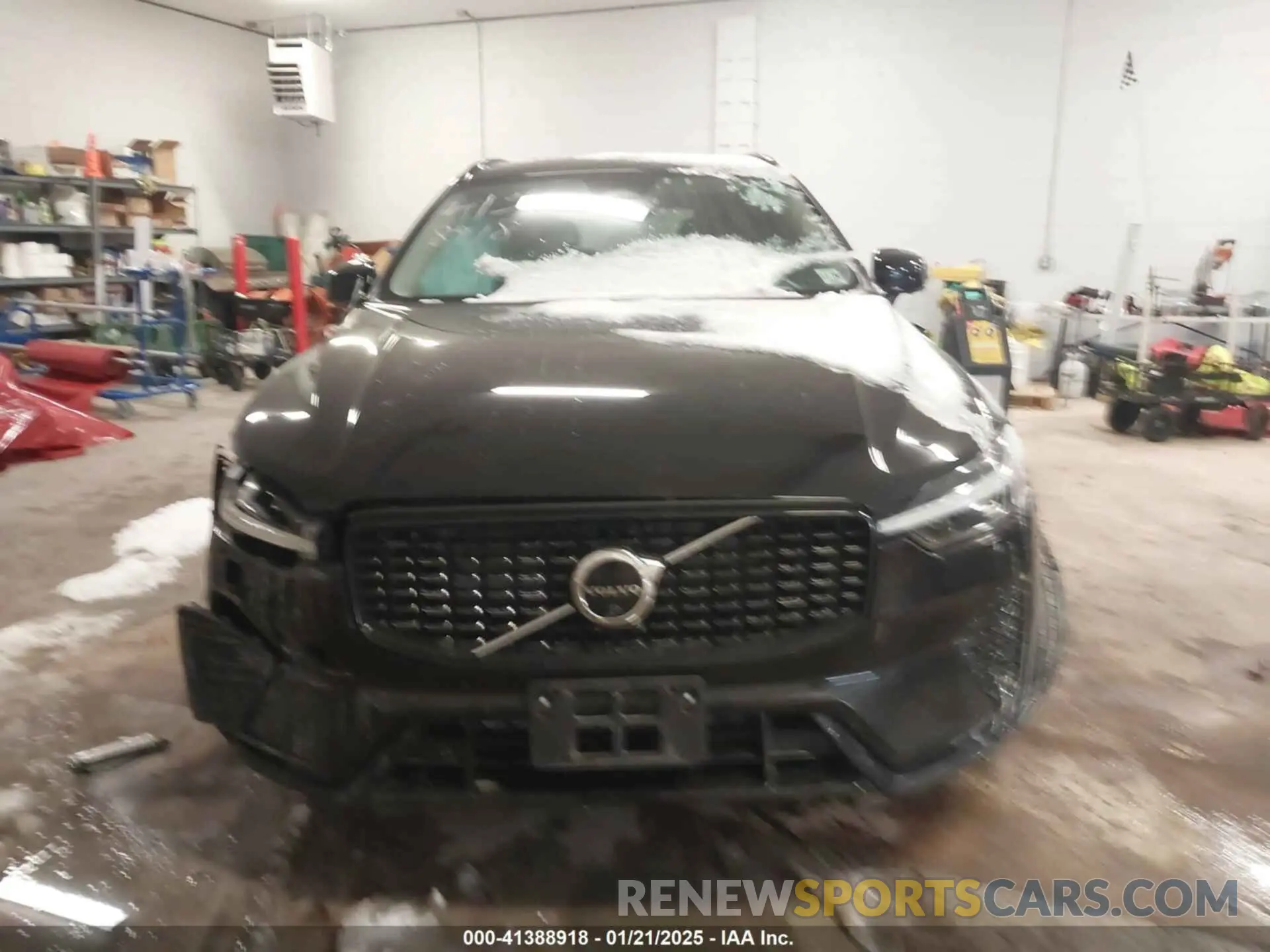 12 Photograph of a damaged car YV4L12RL8R1823184 VOLVO XC60 2024