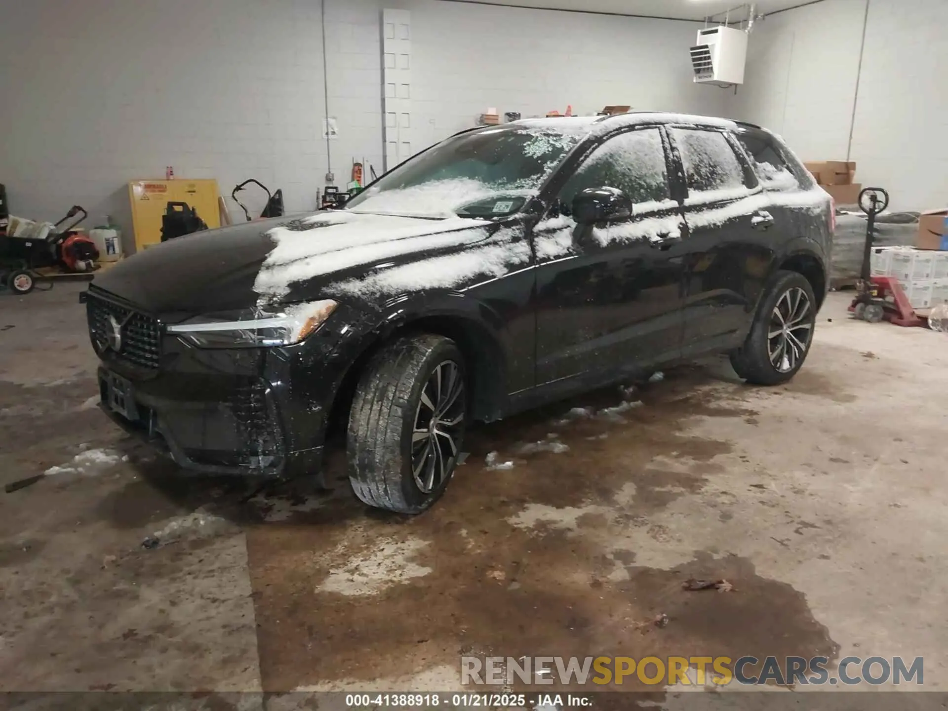 2 Photograph of a damaged car YV4L12RL8R1823184 VOLVO XC60 2024